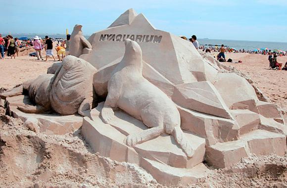 Classical American House 3 *