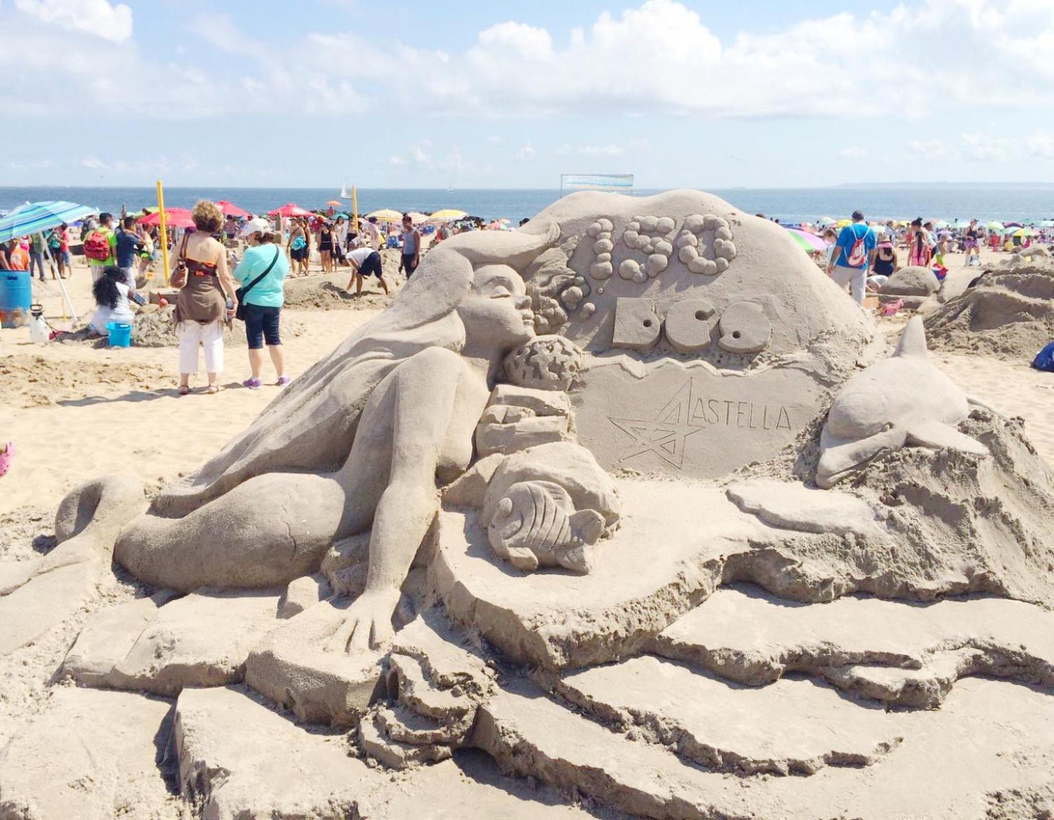 Classical American House 3 *