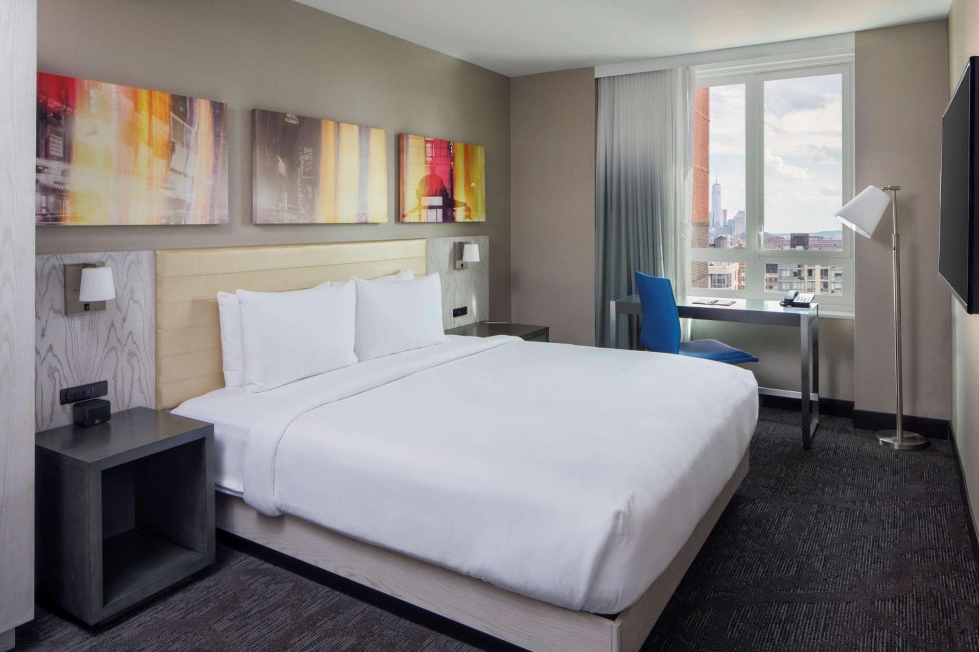 Doubletree By Hilton New York Times Square West 4*