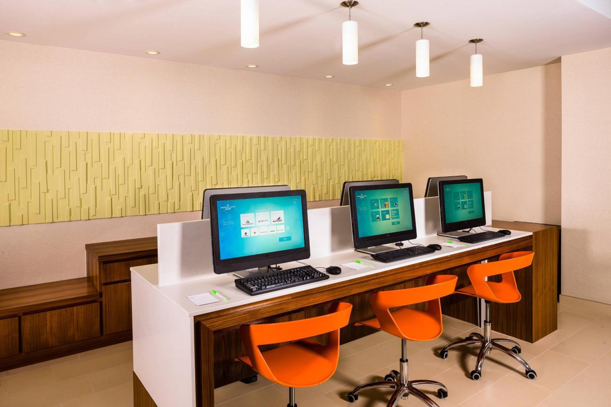 Springhill By Marriott Laguardia Airport Hotel 2*