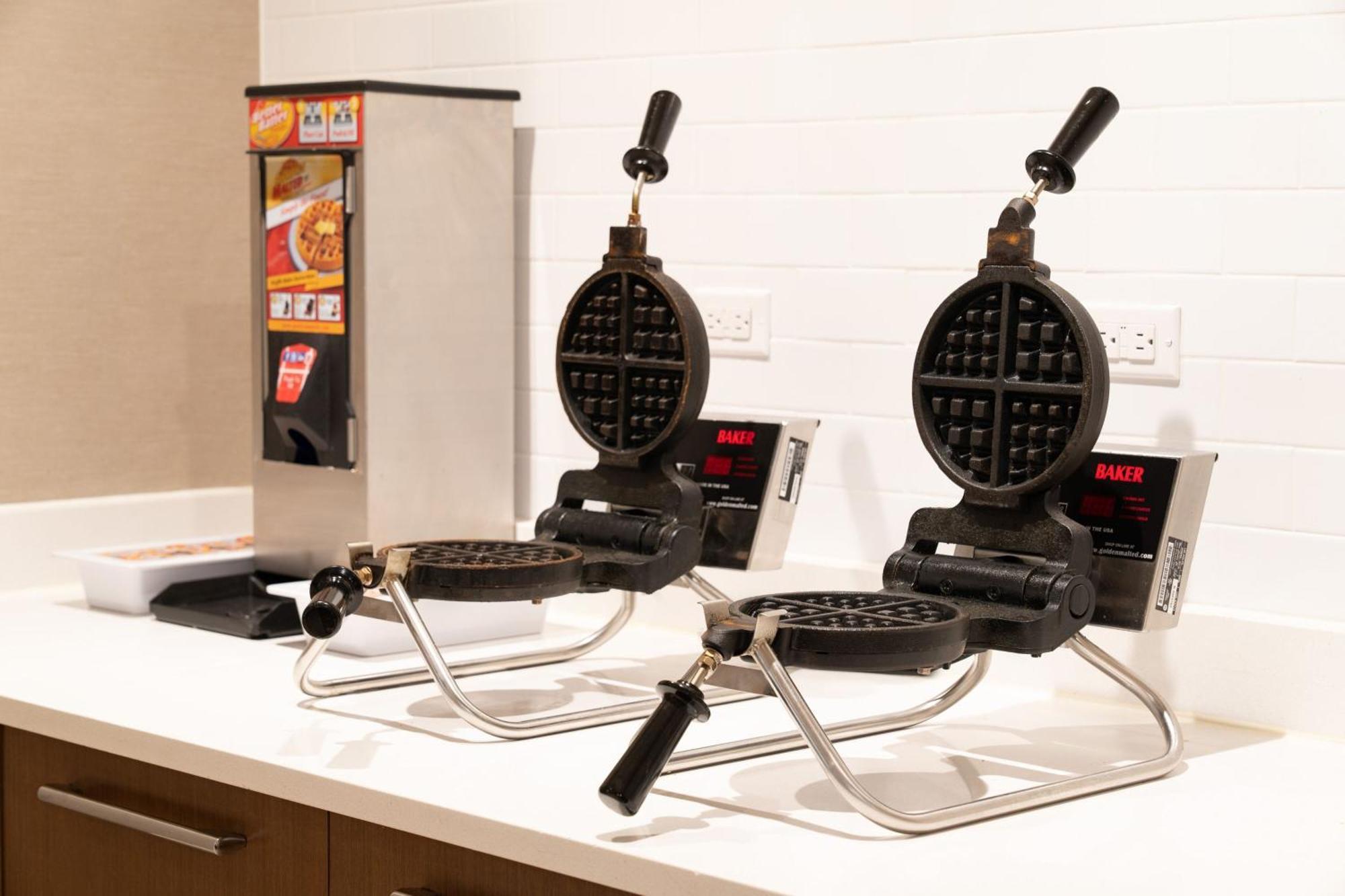 By Marriott Manhattan/ Midtown Eastside Hotel New York