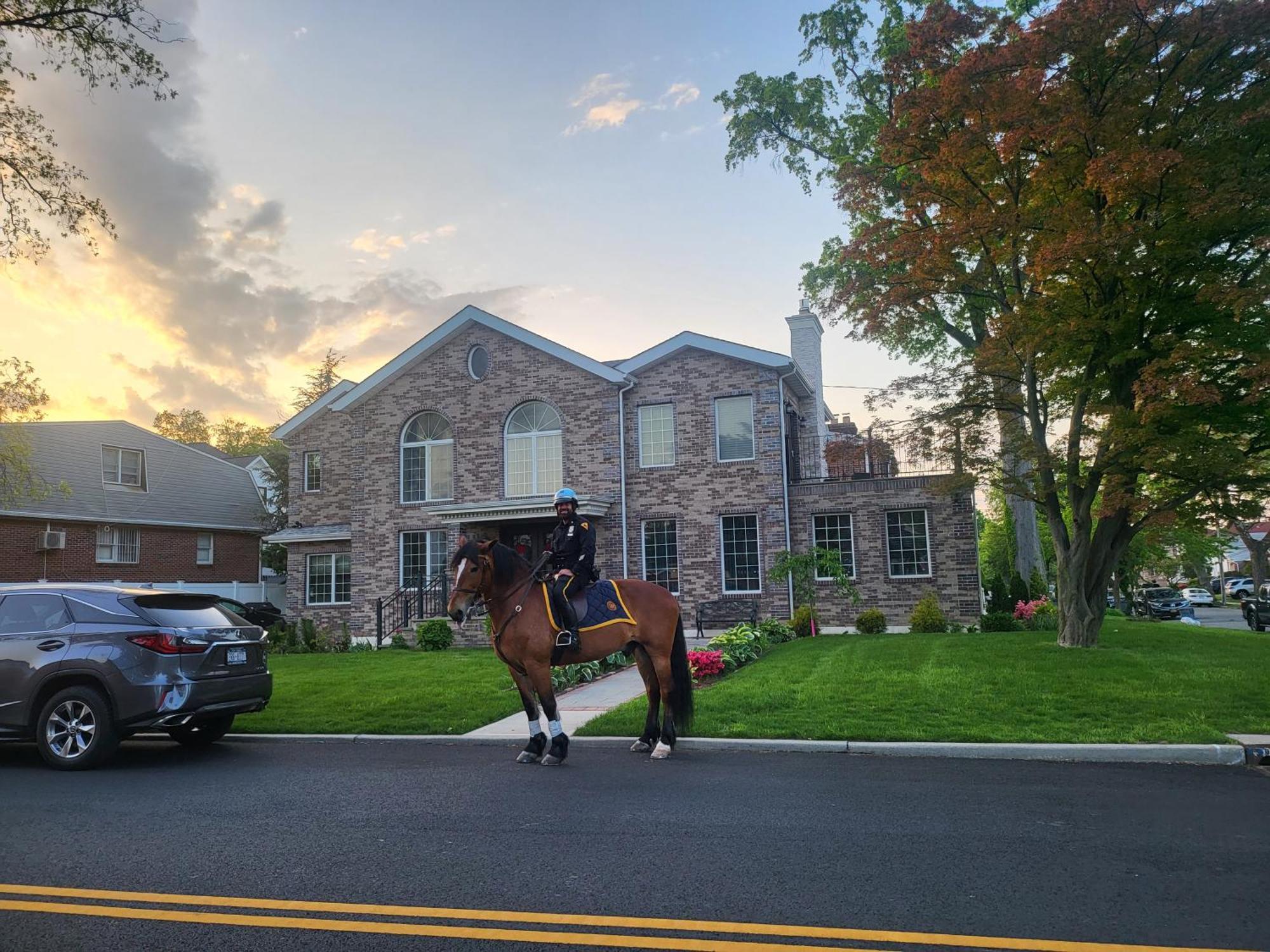Luxury Hotel-style In Queens, * New York