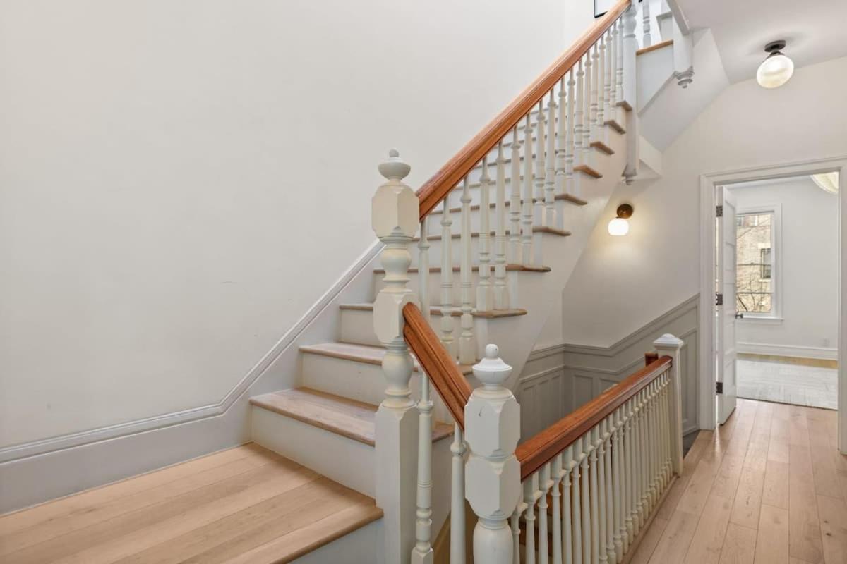 Ferienhaus Riverside By Rove Travel 7br Modern Townhouse New York