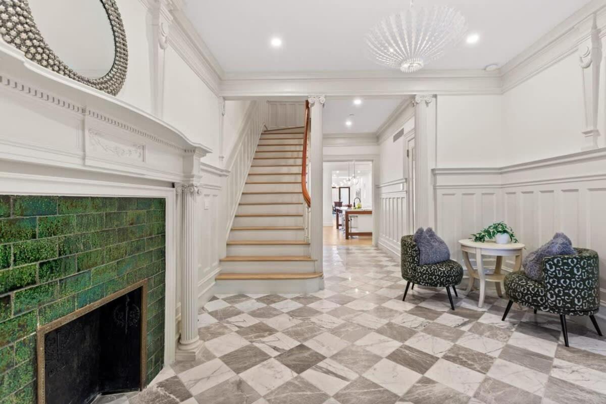Ferienhaus Riverside By Rove Travel 7br Modern Townhouse New York