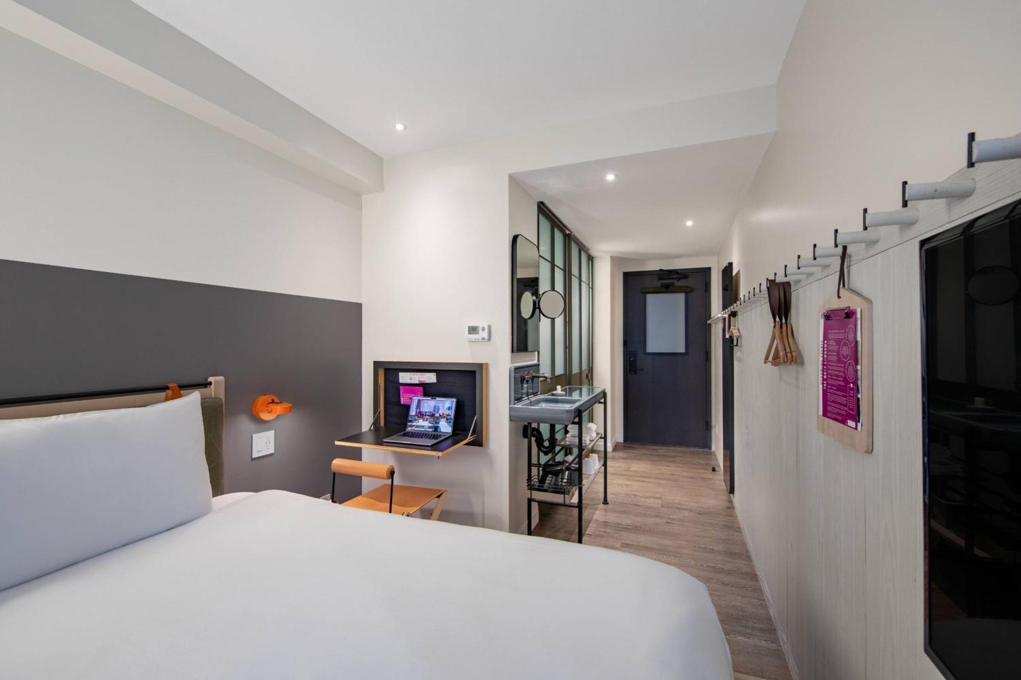 Hotel Moxy Nyc Times Square New York