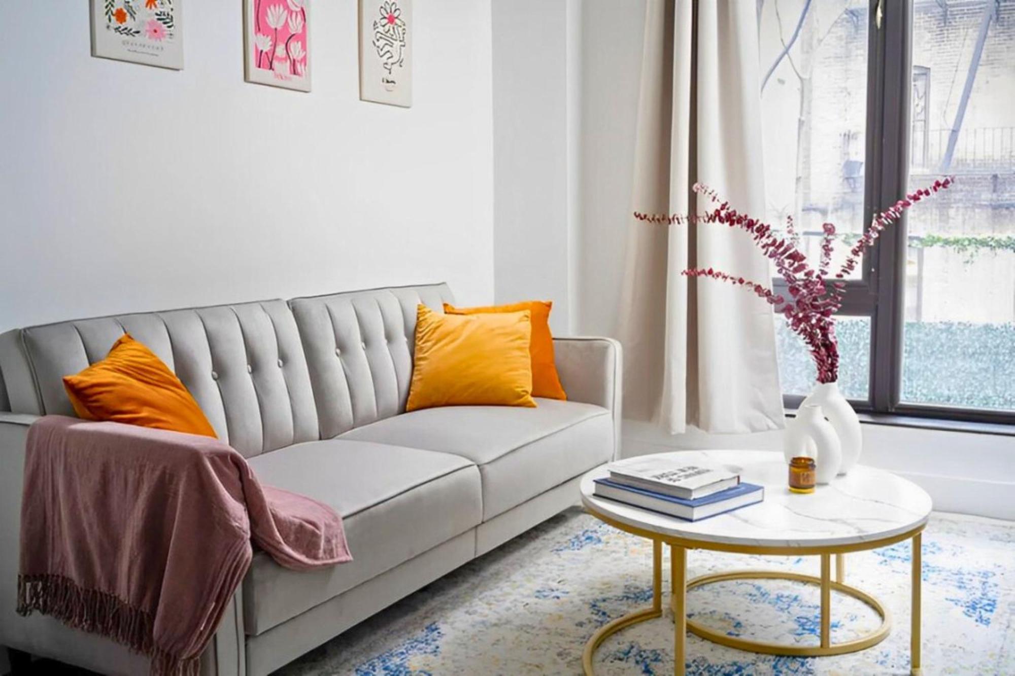 Large Upper East Side 1bd Elevator Rooftop Apartment New York