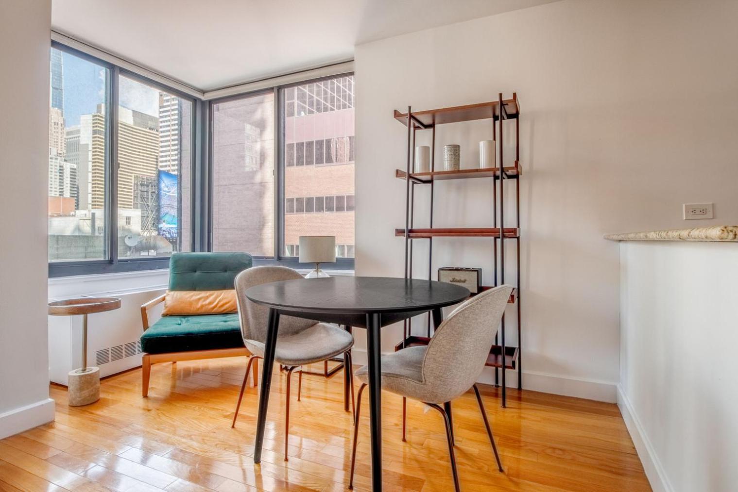 Midtown 1br W Doorman Gym Nr Times Square Nyc-1208 Appartement New York