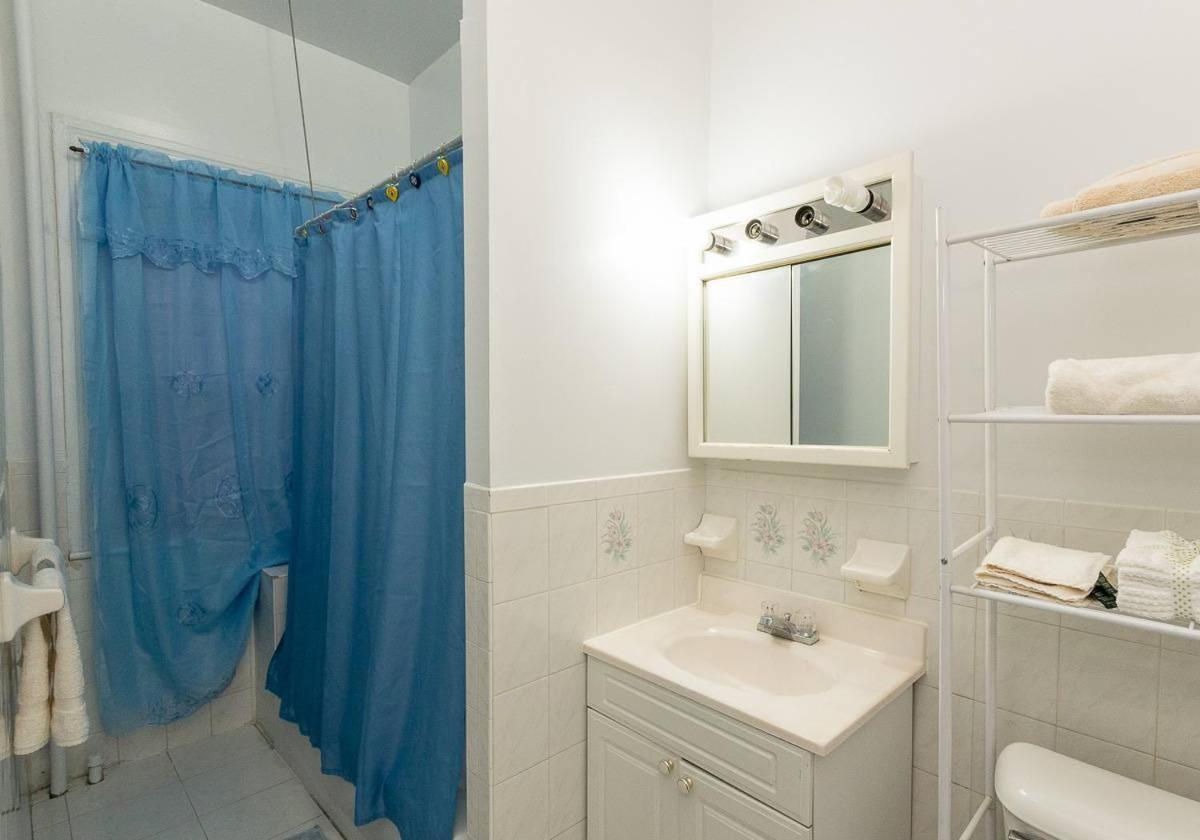 Comfortable One Bedroom * New York