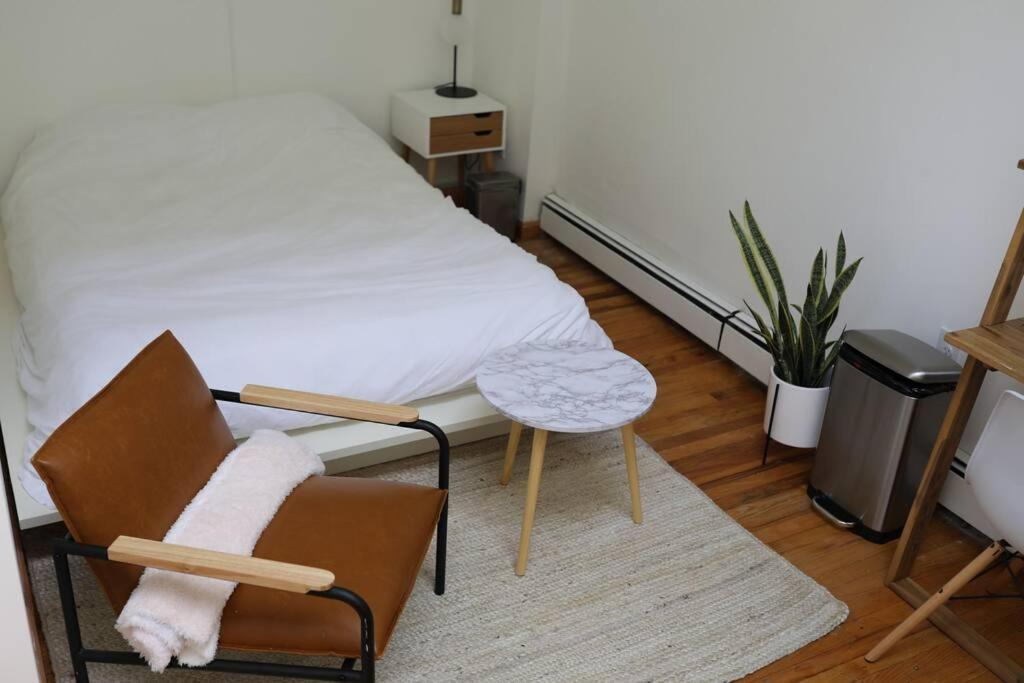 Appartement Beautiful & Massive 4 Bdr With Bonus Perks! *