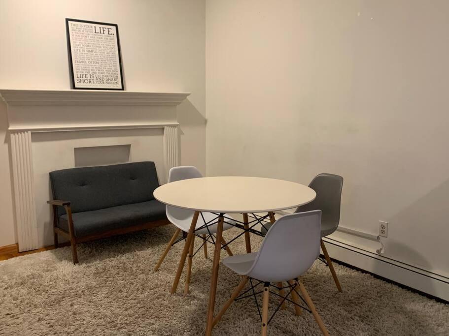 Beautiful & Massive 4 Bdr With Bonus Perks! Appartement