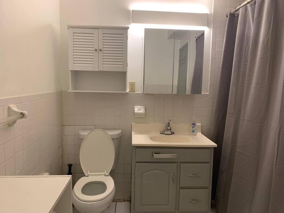 Beautiful & Massive 4 Bdr With Bonus Perks! Appartement