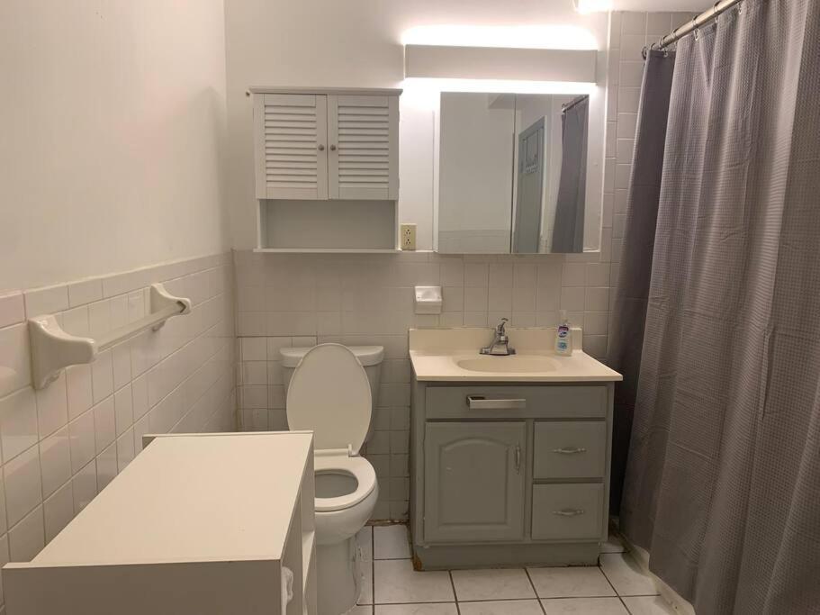 Beautiful & Massive 4 Bdr With Bonus Perks! Appartement