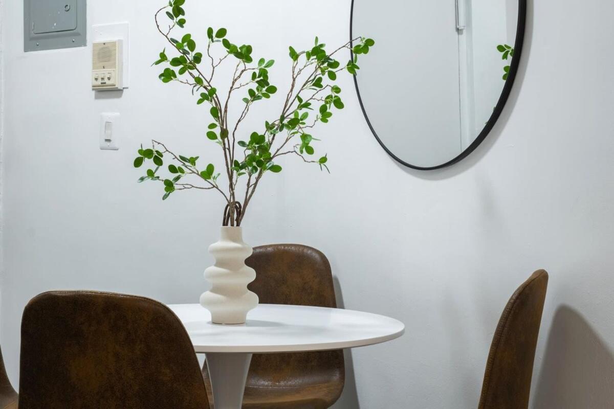 74-1a New In Prime Uws - Gym In Building * New York