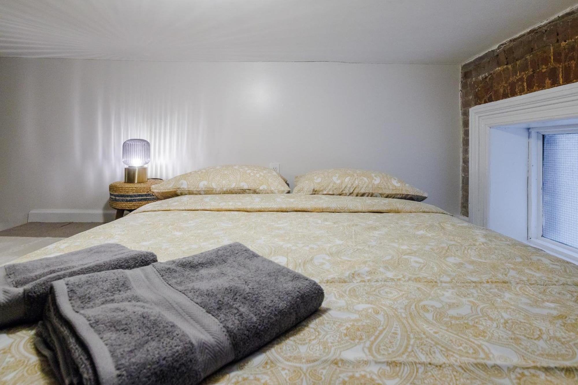 Apartment Experience The Vibrant Energy Of City Living New York