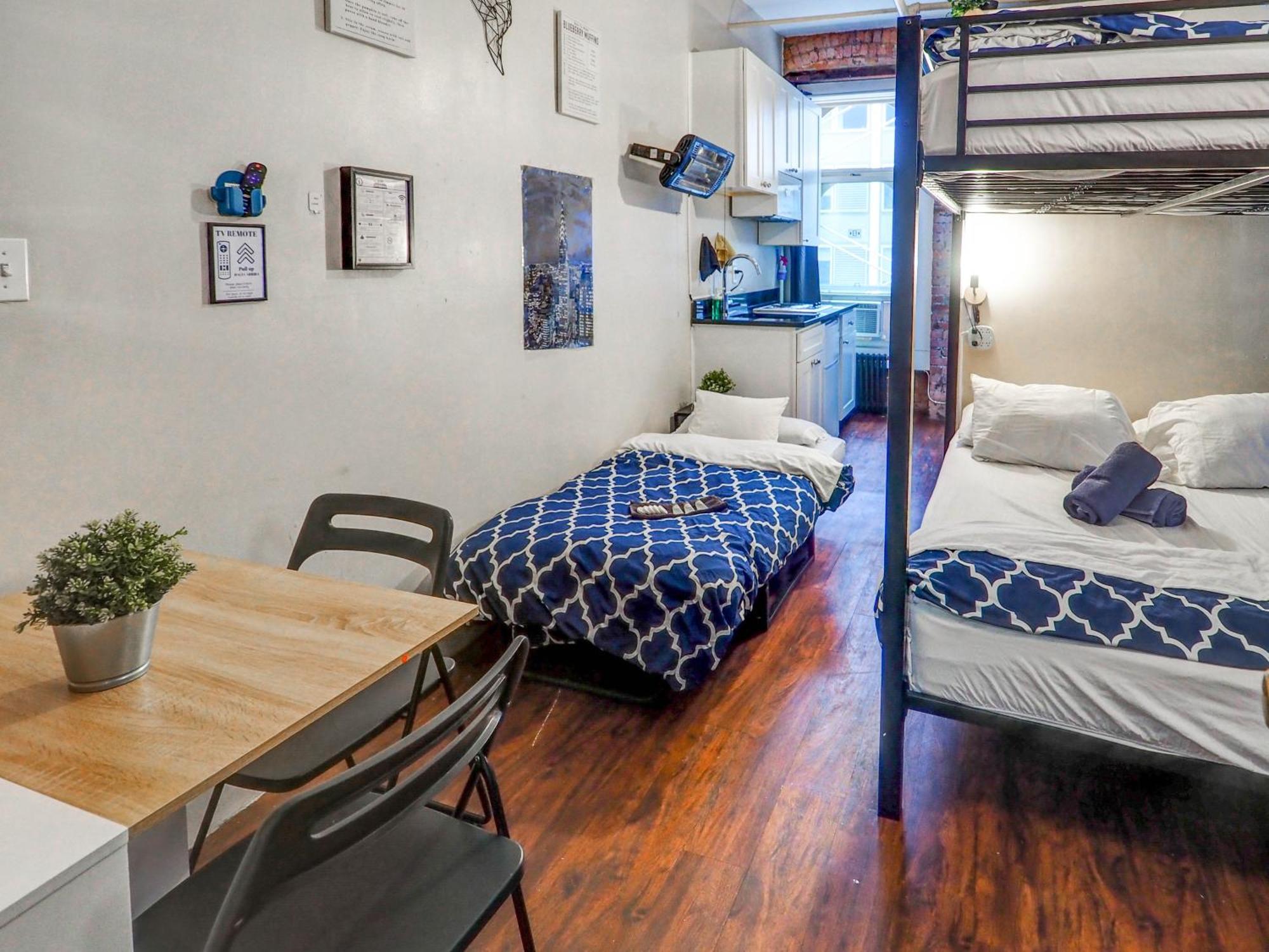 Empire Broadway Retreats * New York