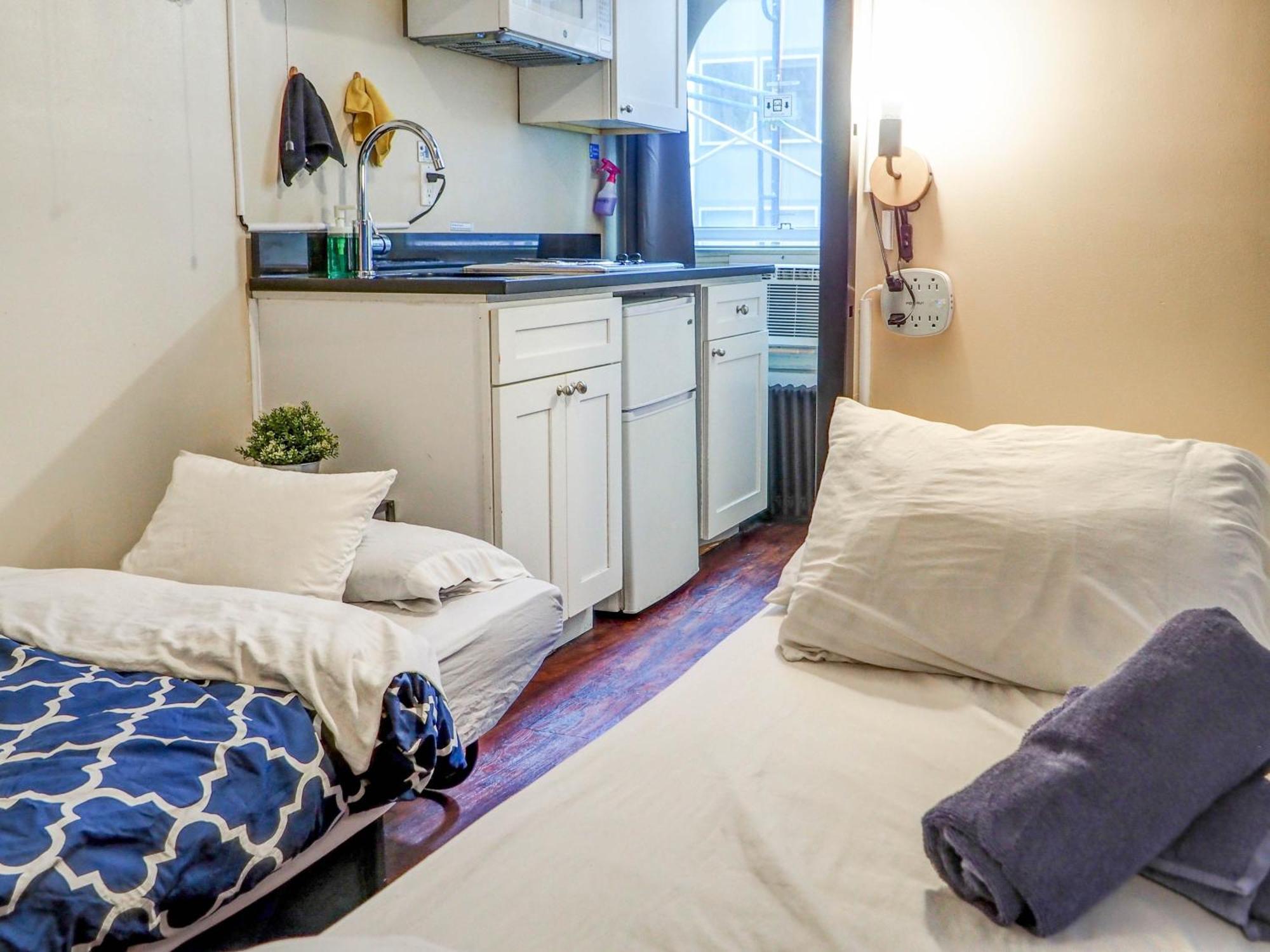 Empire Broadway Retreats * New York