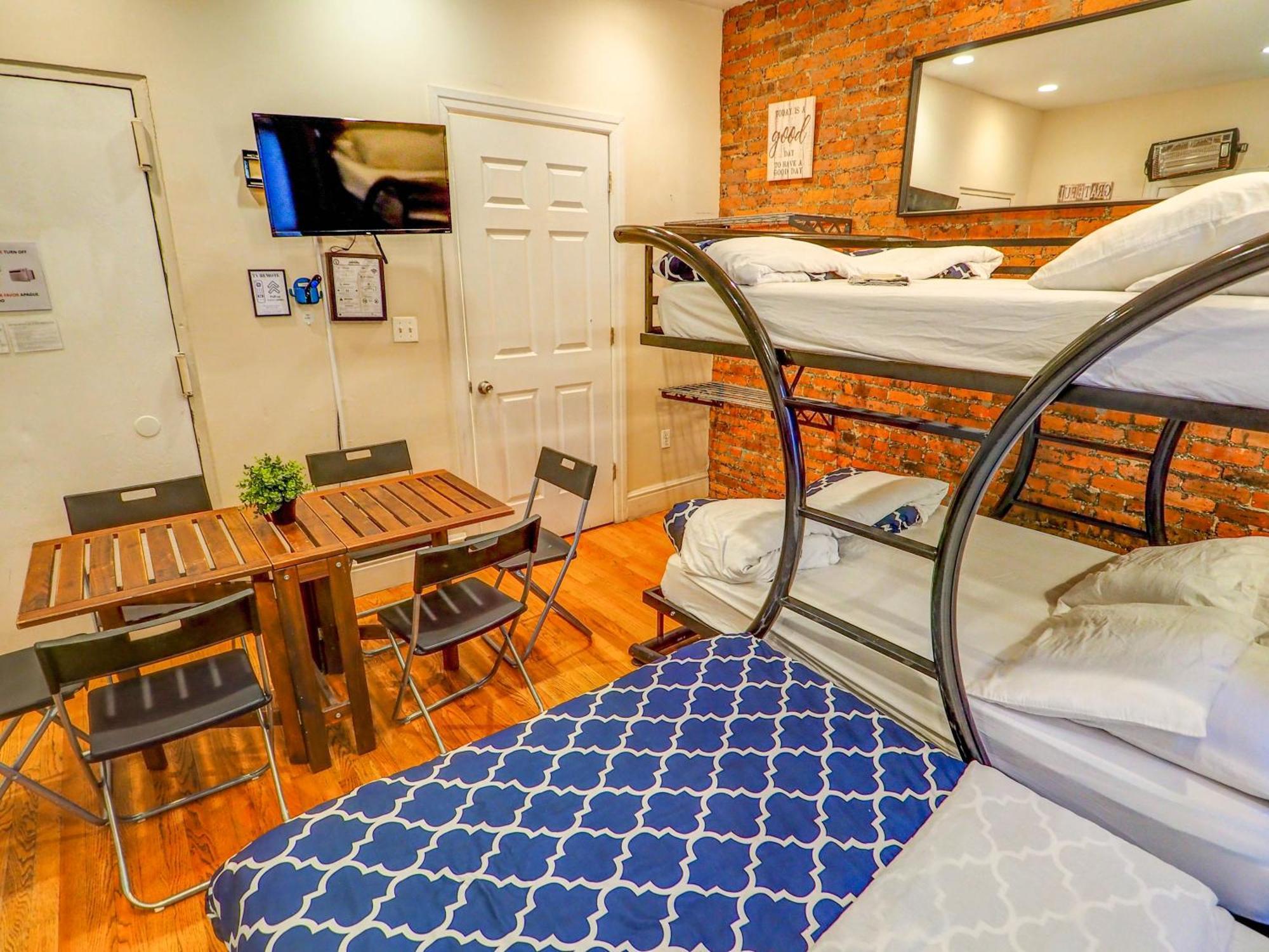 Apartment Empire Broadway Retreats