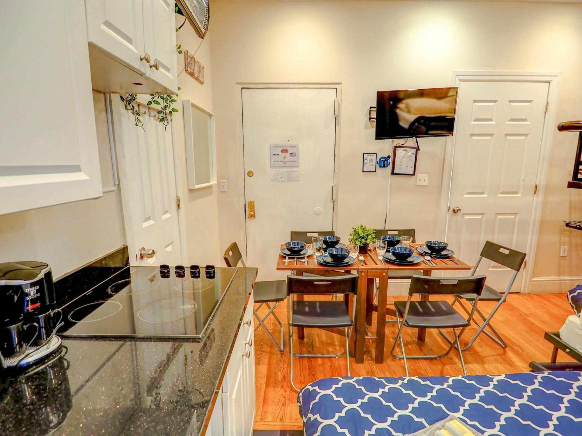 Apartment Empire Broadway Retreats