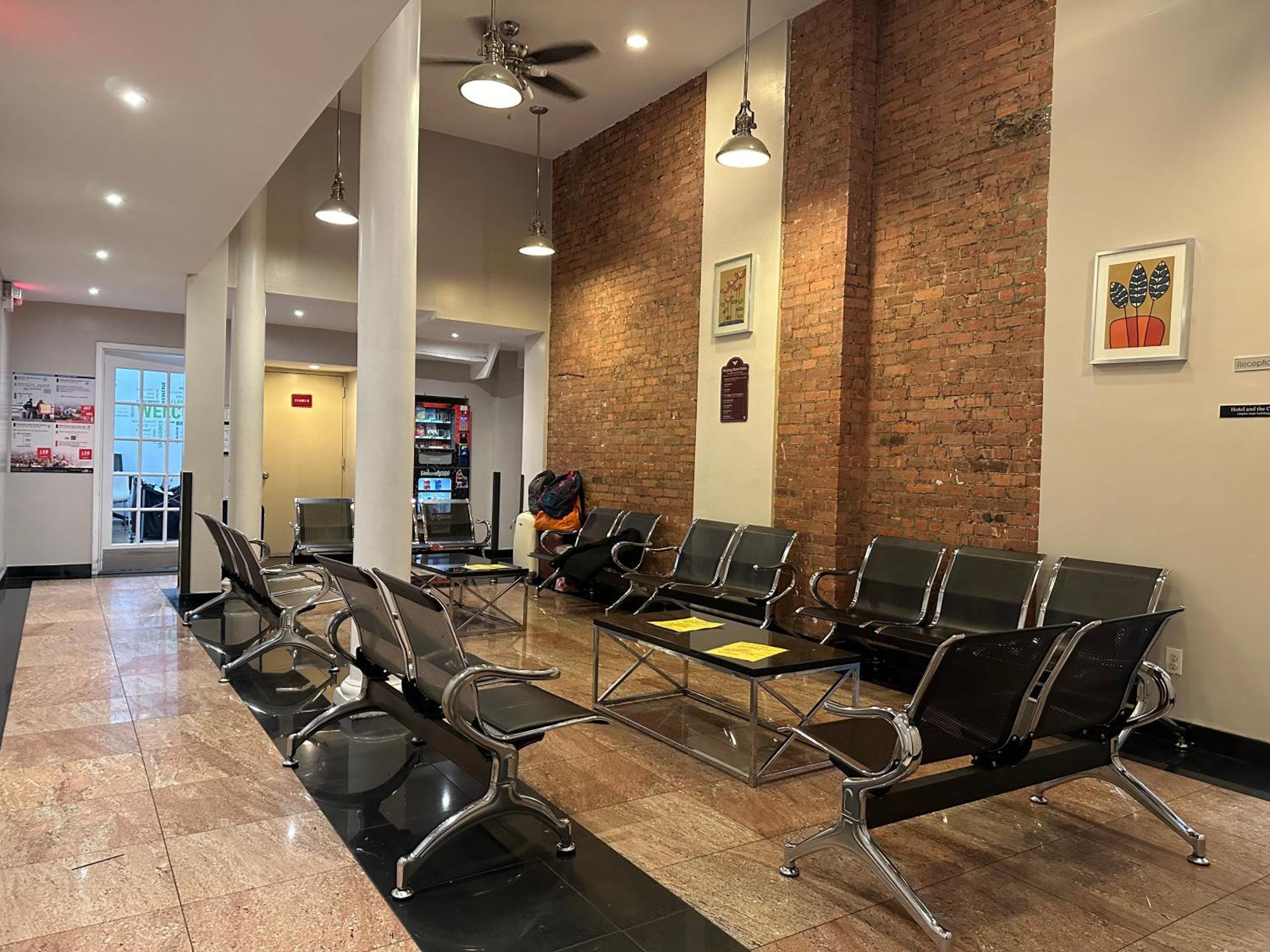 Apartment Empire Broadway Retreats