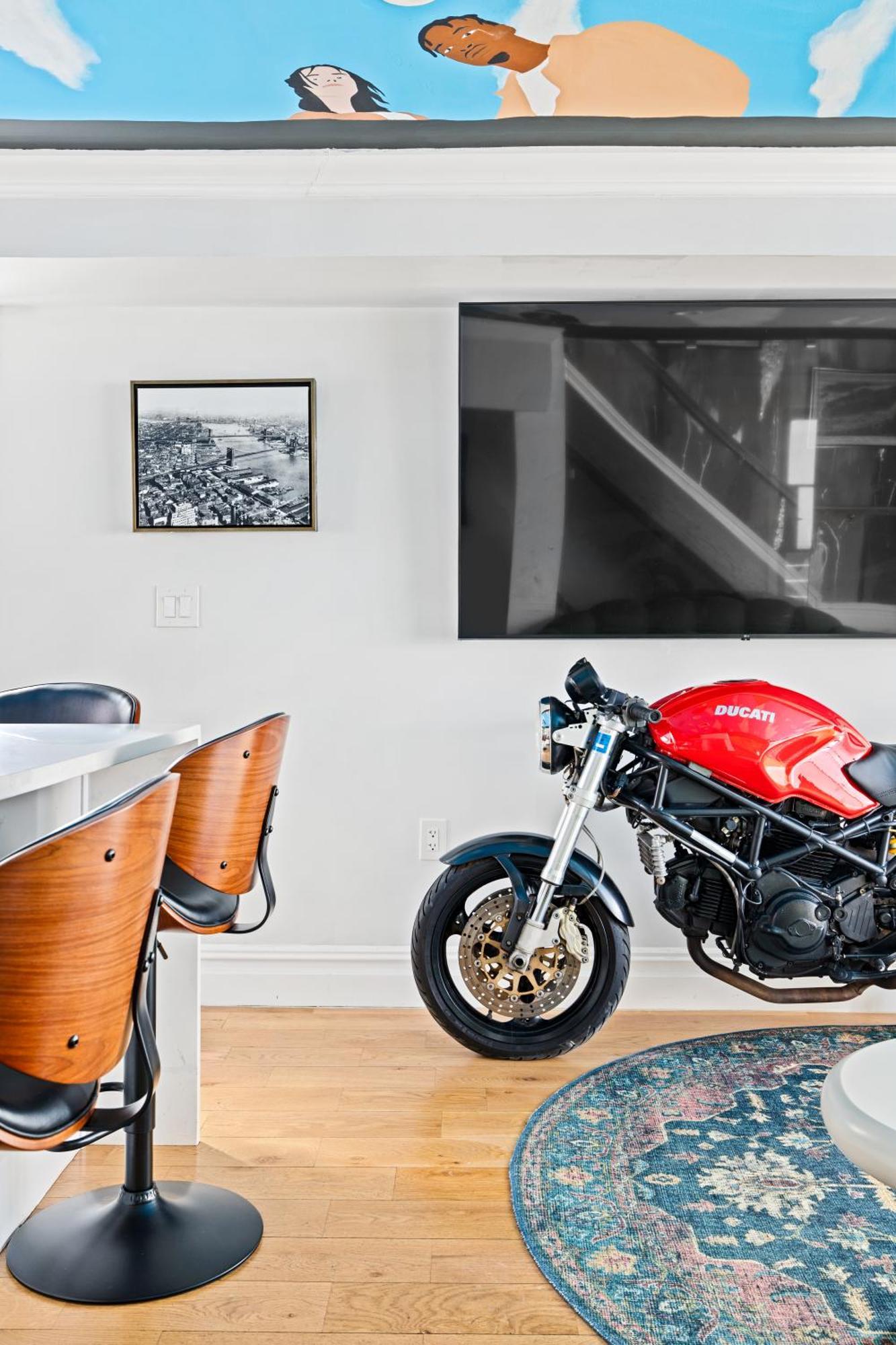 Free Parking - Sailor Moon Art Hse Williamsburg Ferienhaus *