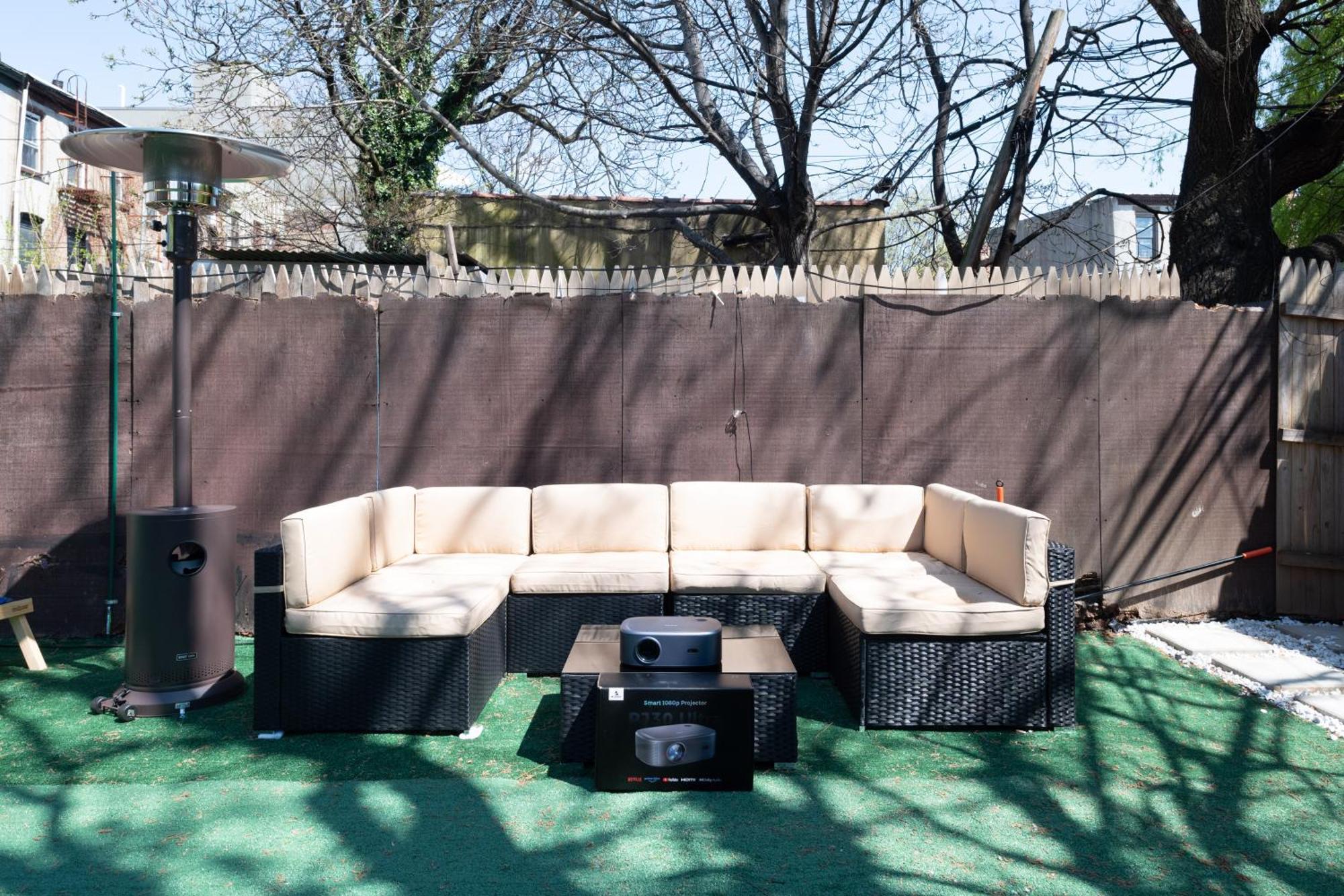 Apartment Charming 2br Bkyrd Near Williamsburg New York