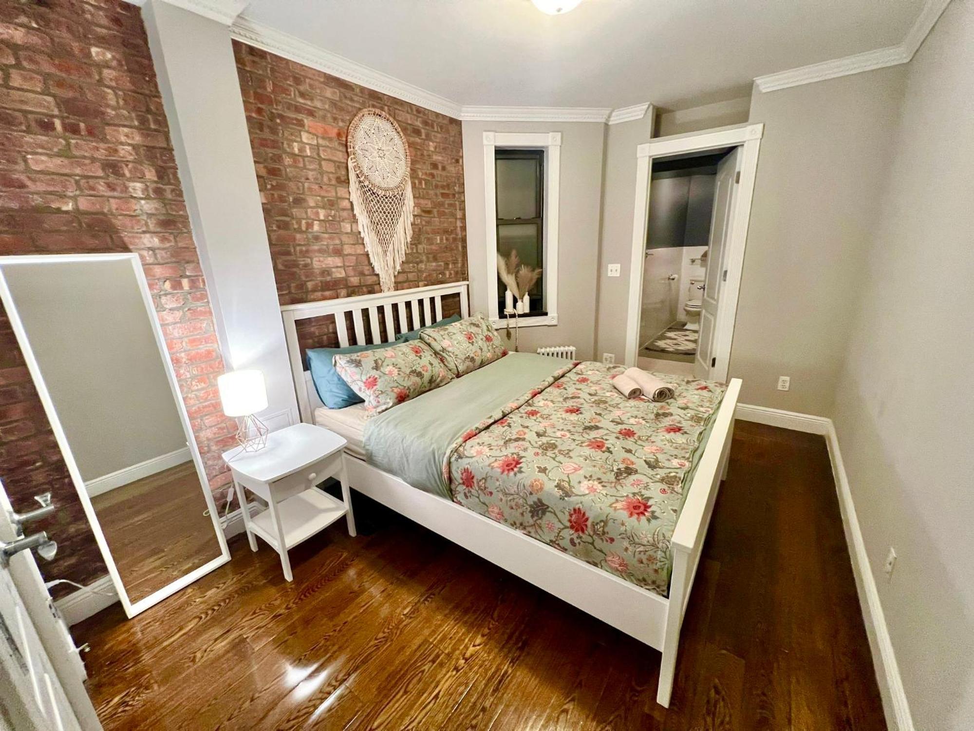 Luxury 1bd Next To Time Square