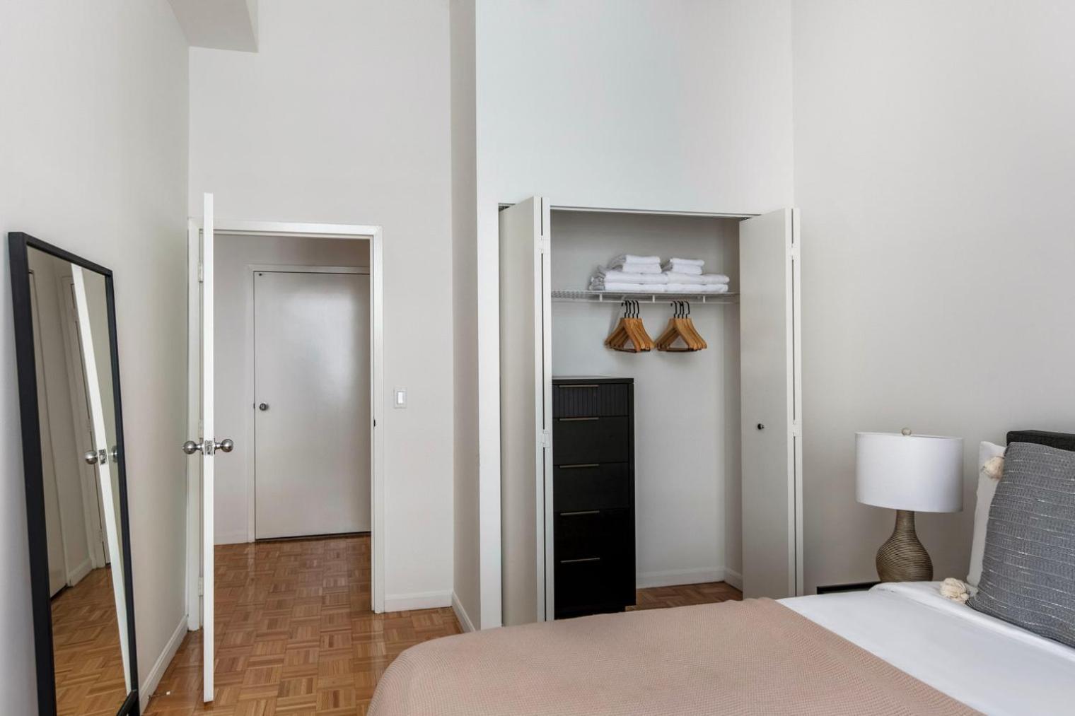 Appartement Fidi 1br W Doorman Wd Nr South St Seaport Nyc-1306 *