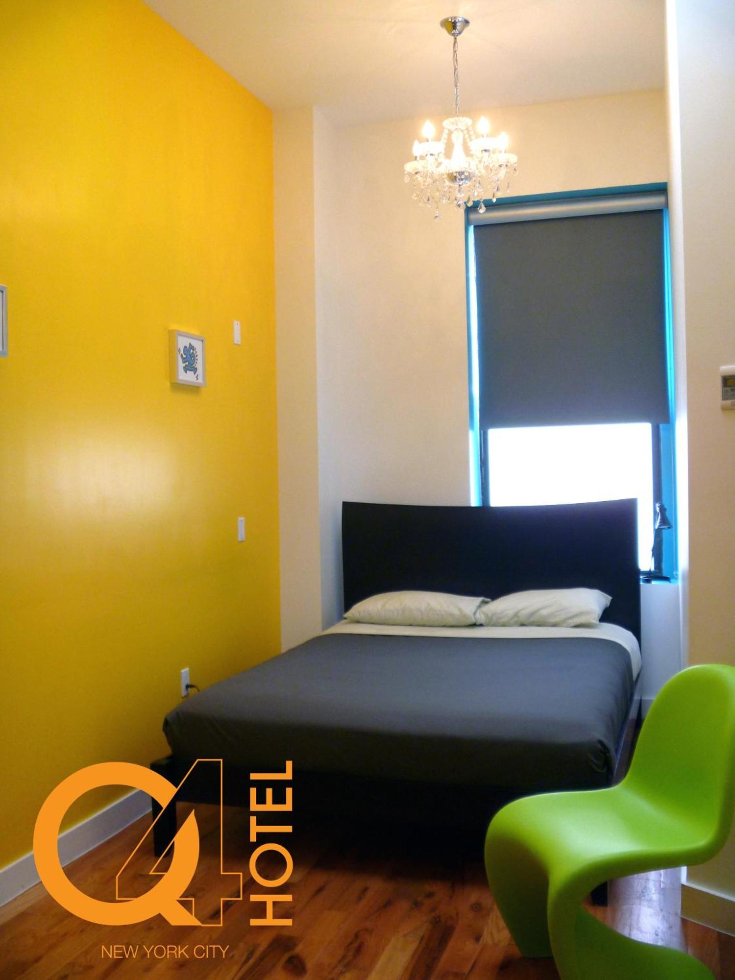 Auberge de jeunesse Q4 And *