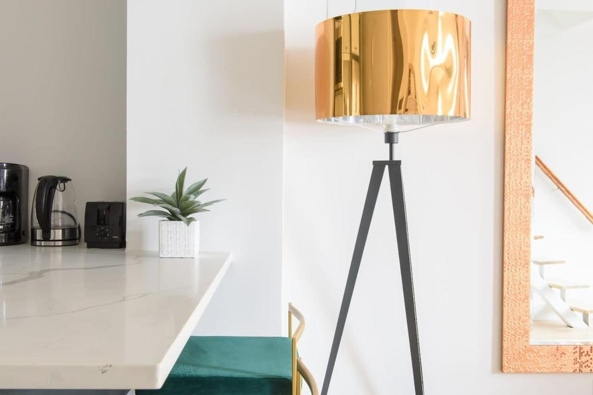 1597-phn Ph Duplex -private Outdoor Deck W D