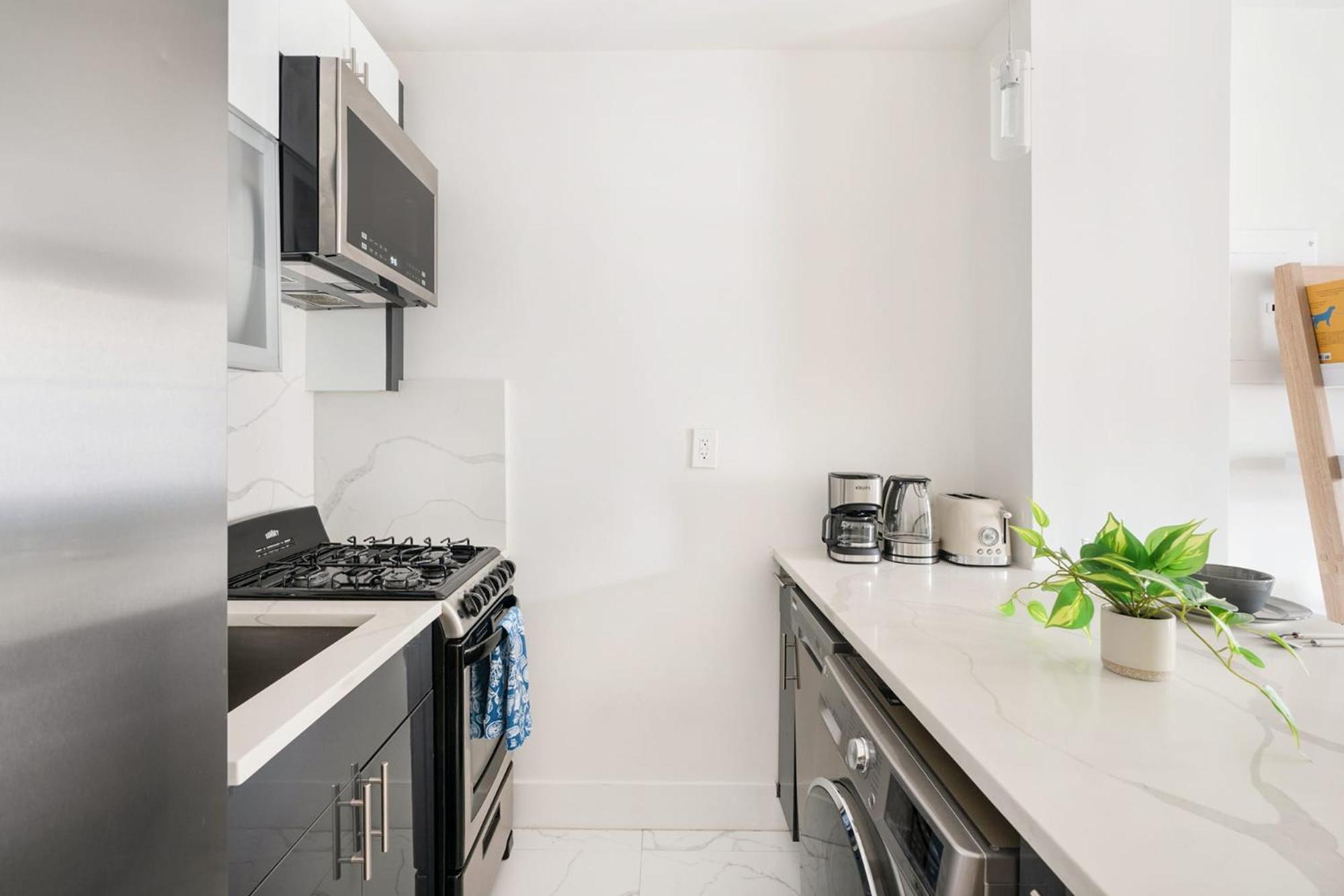 1597-phn Ph Duplex -private Outdoor Deck W D Apartment