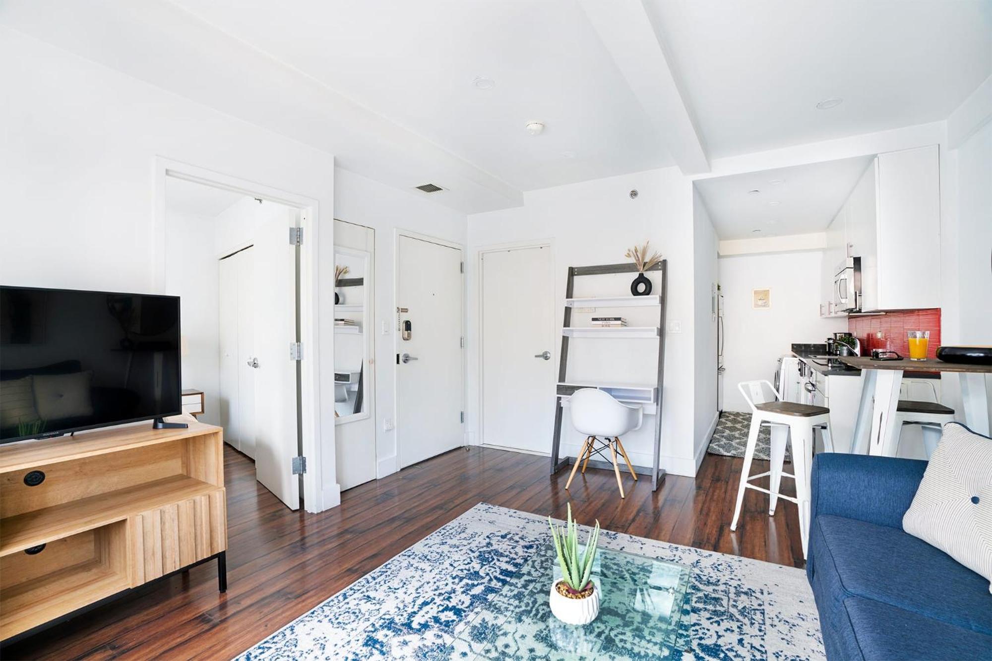 809-3a 1br Columbus Circle Elevator W D Appartement