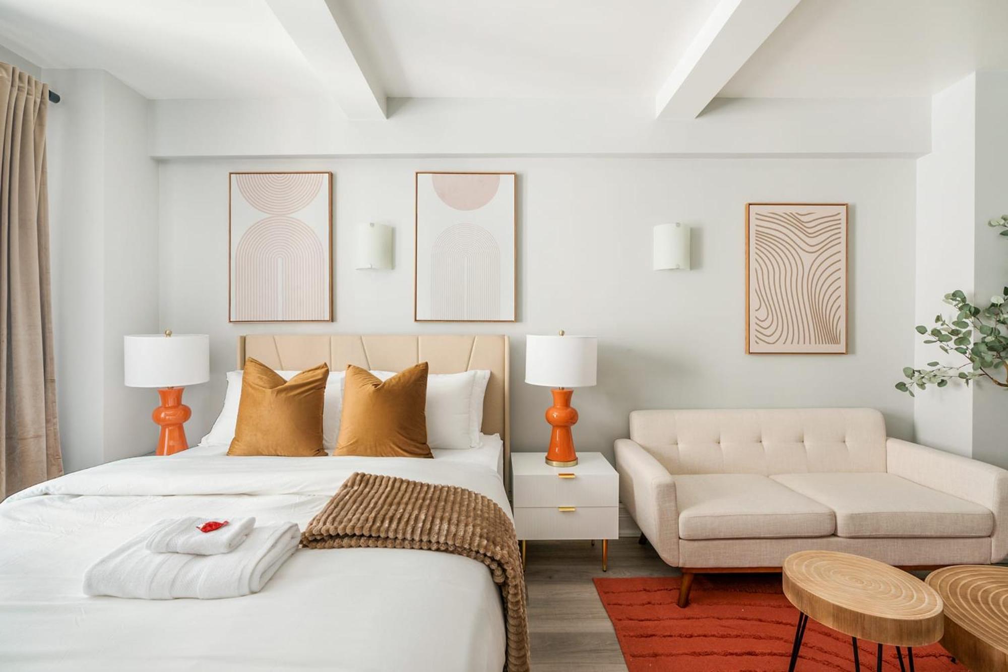 73-1104 New Uws Doorman Gym *