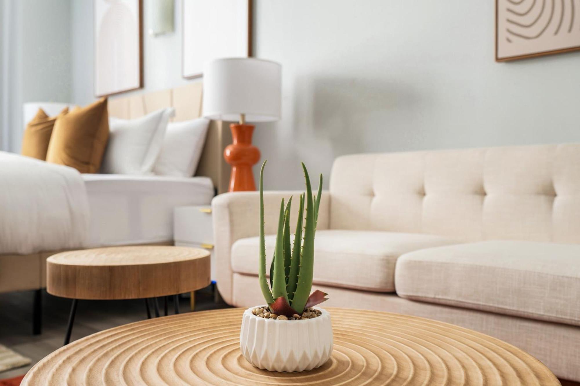 73-1104 New Uws Doorman Gym New York