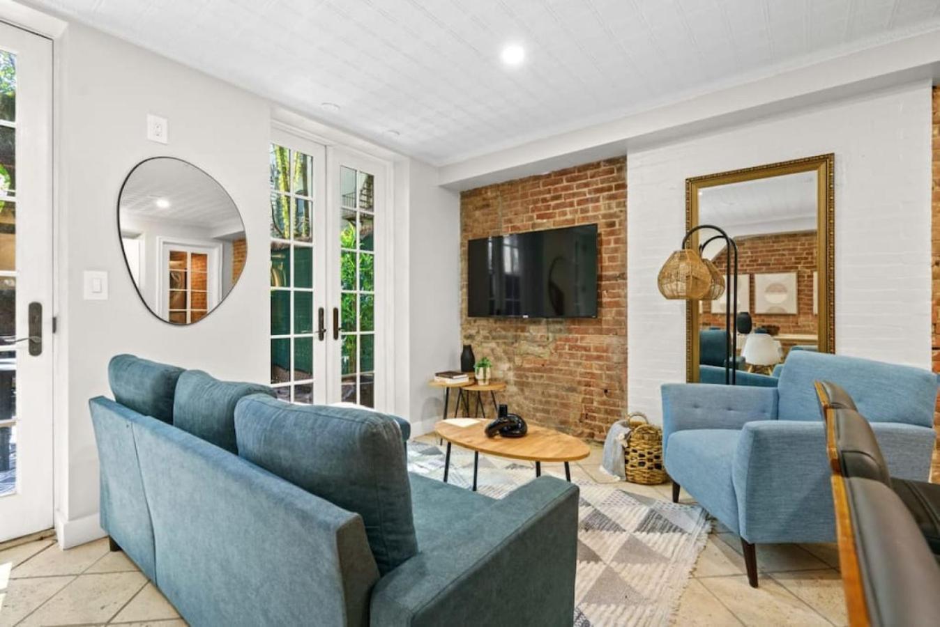 Newly Renovated 2br W Rare Private Backyard And Bbq Ferienhaus New York