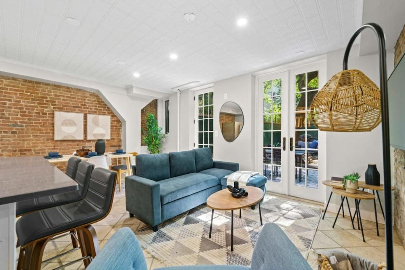 Ferienhaus Newly Renovated 2br W Rare Private Backyard And Bbq *