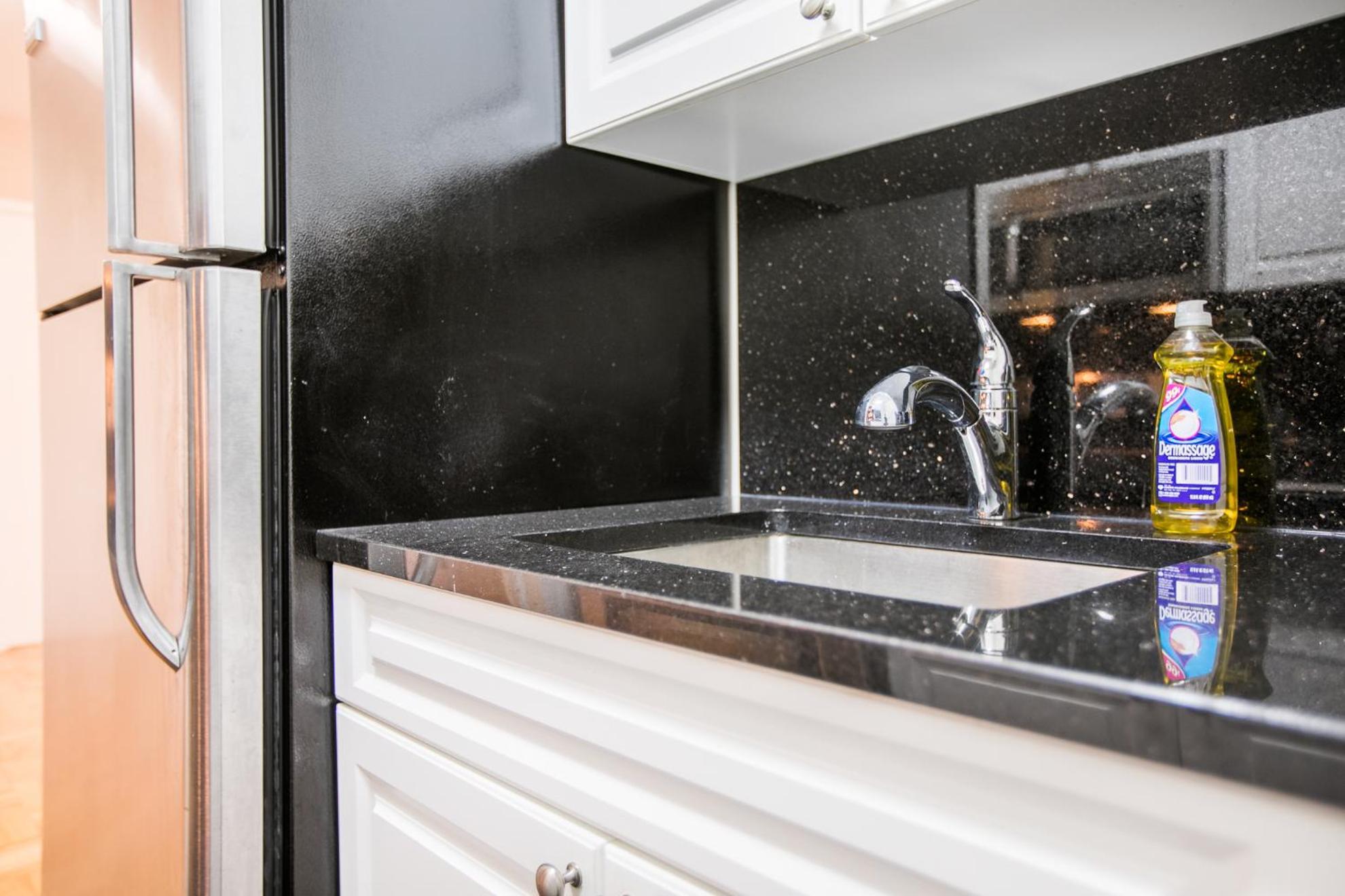 Apartment Spectacular 2 Beds/2 Baths *