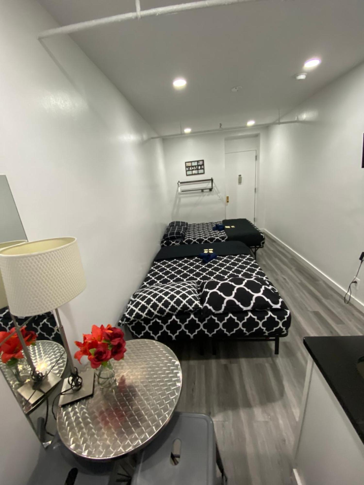 Apartment 31 Street Broadway