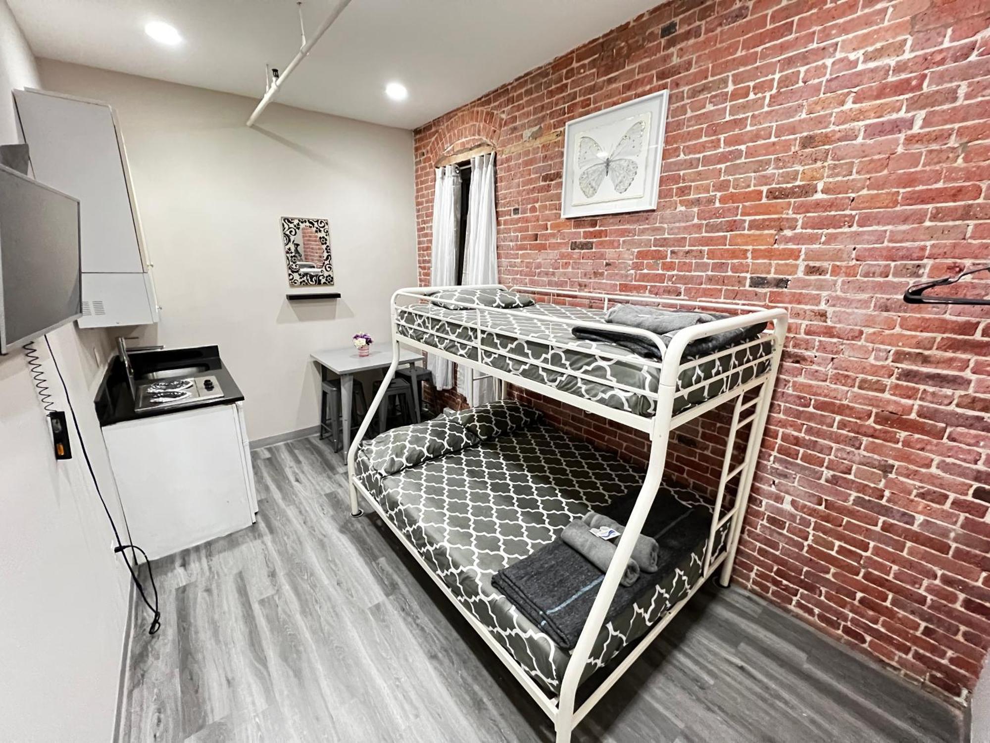 31 Street Broadway Apartment *