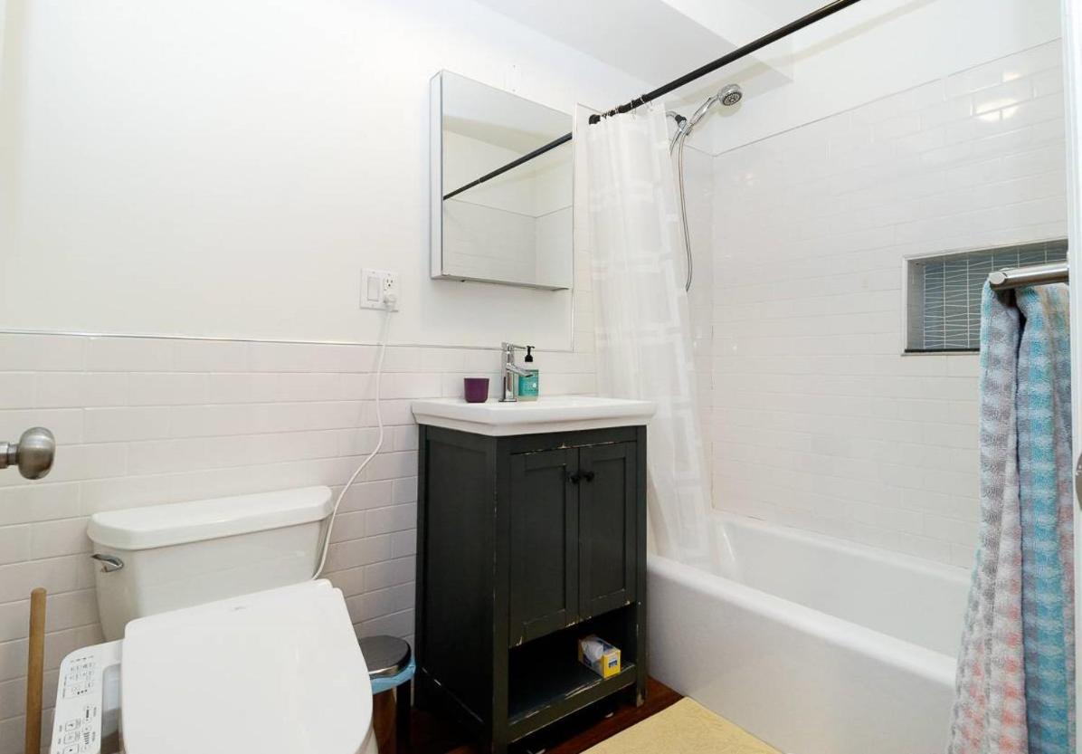 Modern And Comfy 3 Bedroom Unit New York