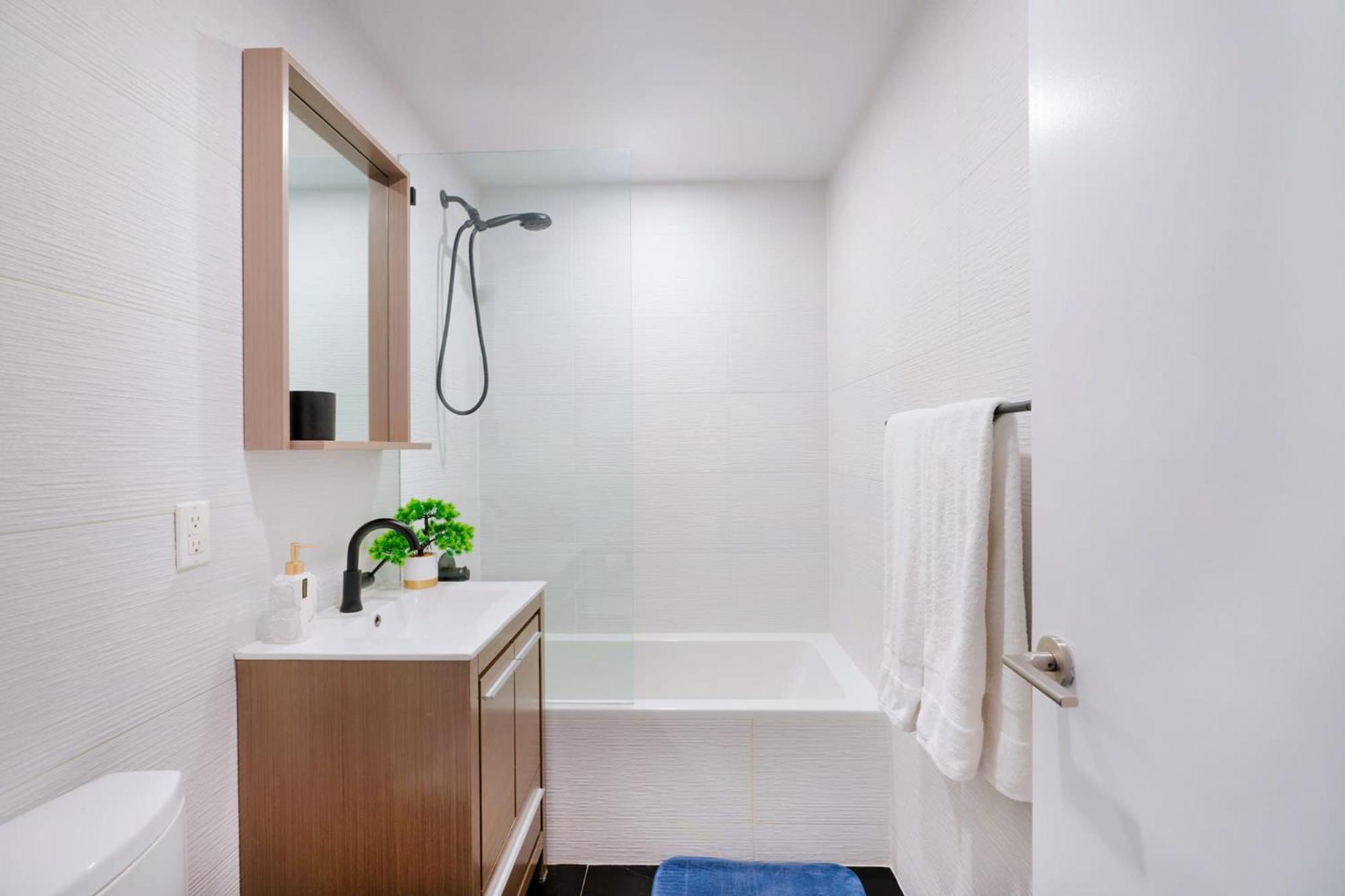 13-3 I Brand New 4br 3 Baths Duplex Private Roof Deck Apartment