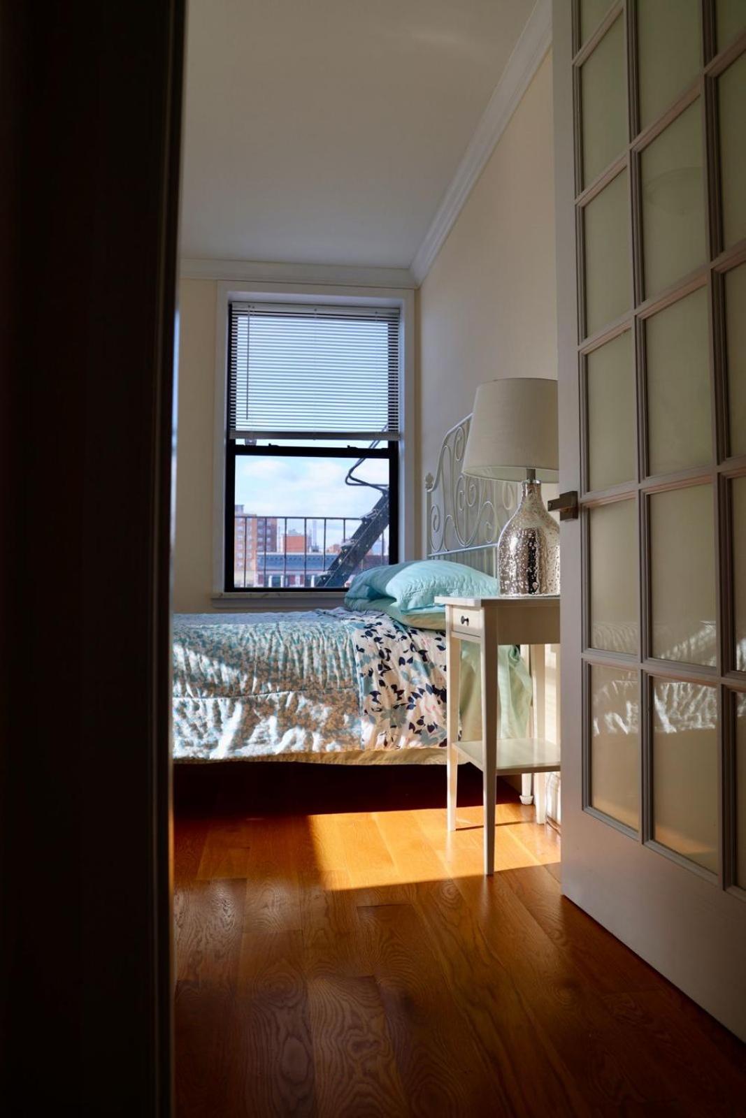 Apartment Modern In By Park *