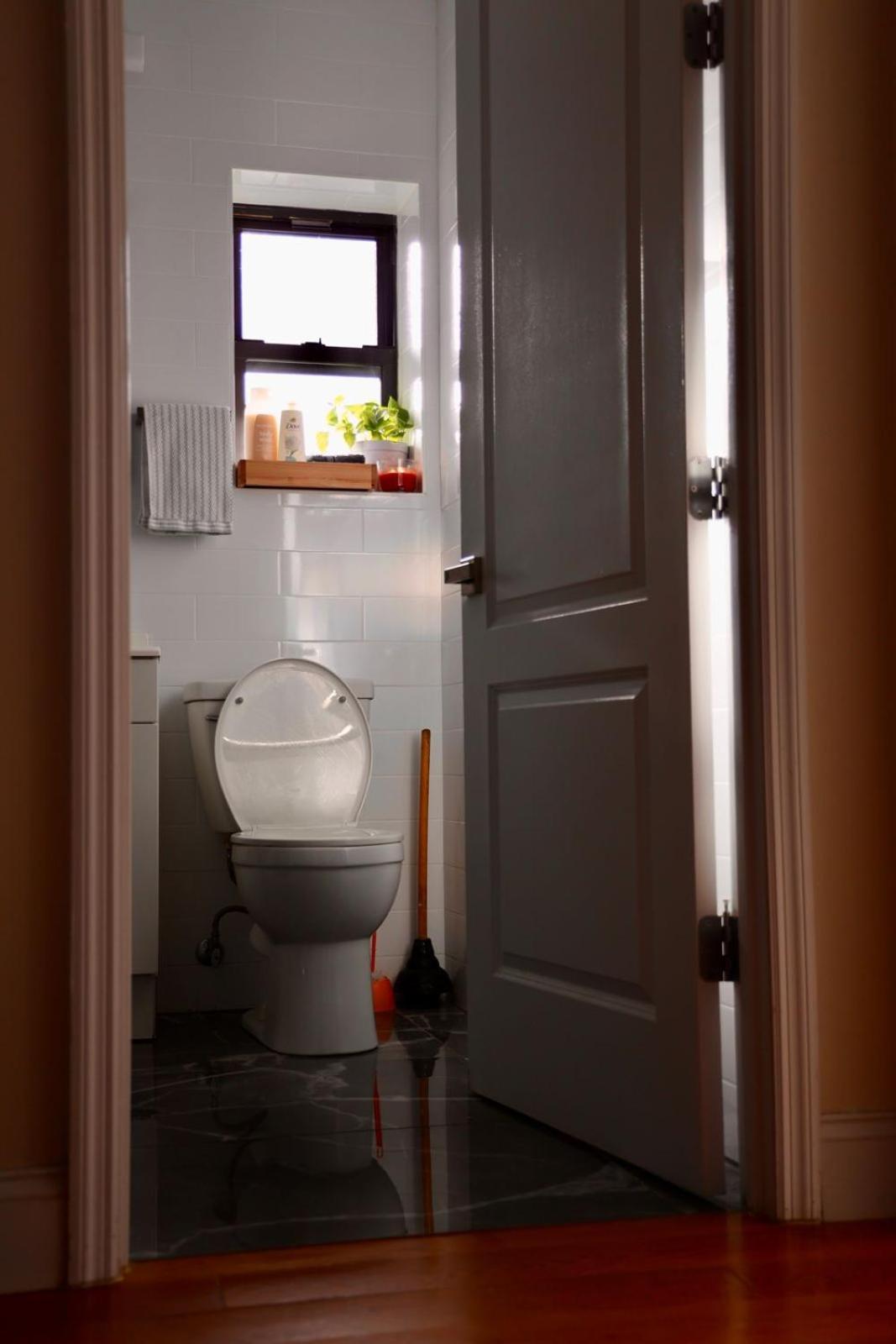 Modern In By Park Apartment