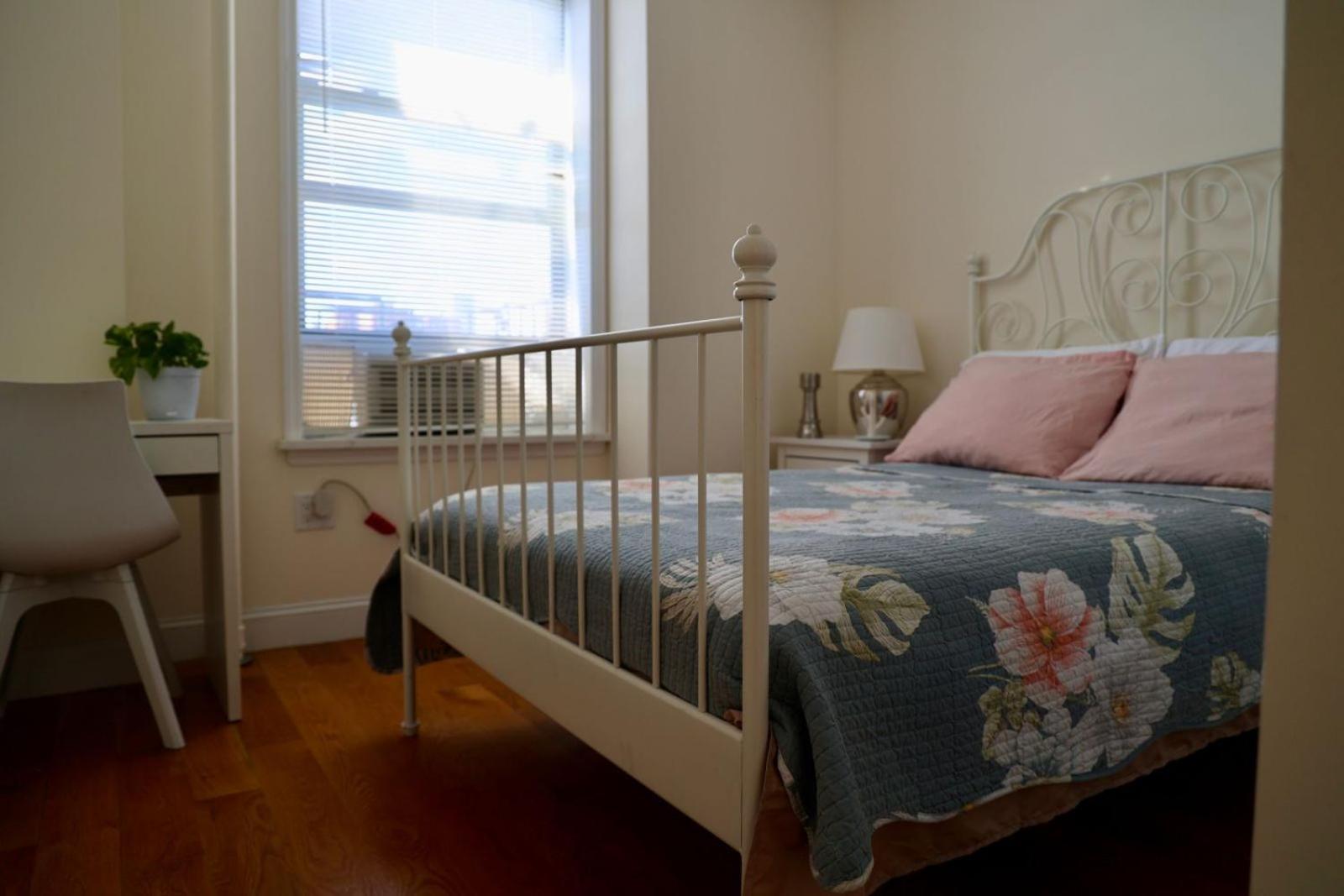 Apartment Modern In By Park *