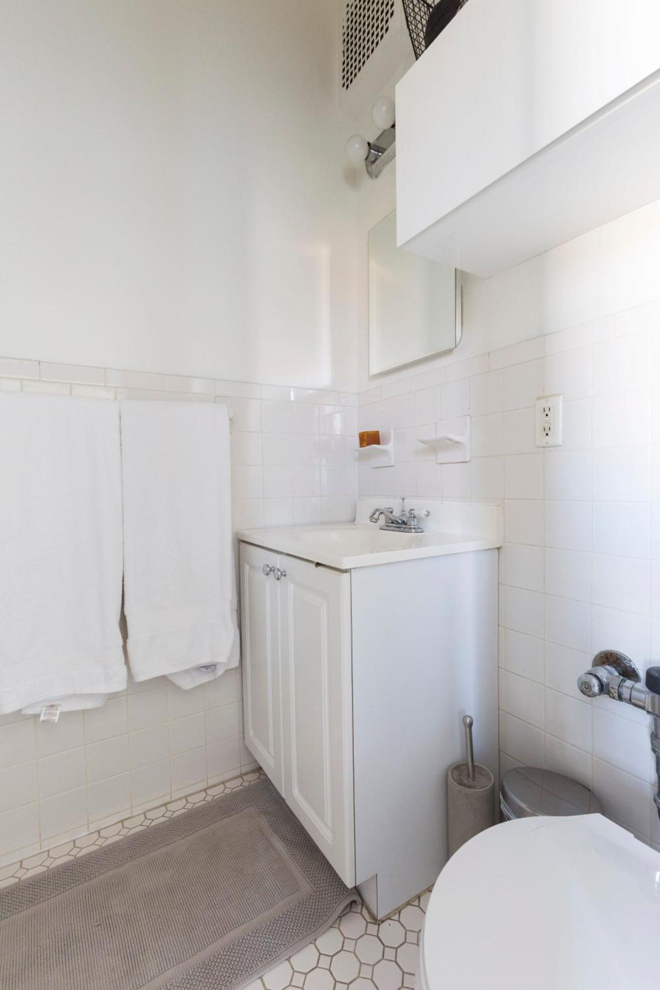 Sunny Stylish West Village New York