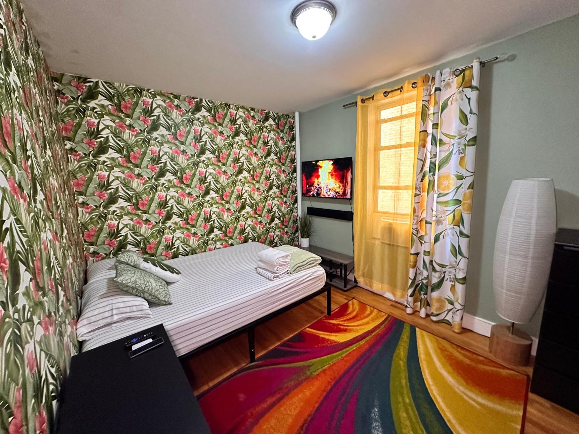 Tropical Comfort In Harlem Cozy With Snacks & Style Apartment New York