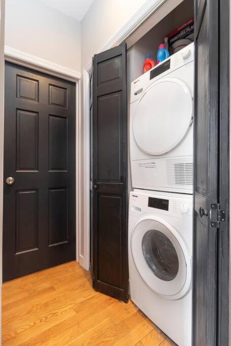 Renovated Lower East Side 2br 1ba Washer Dryer Appartement