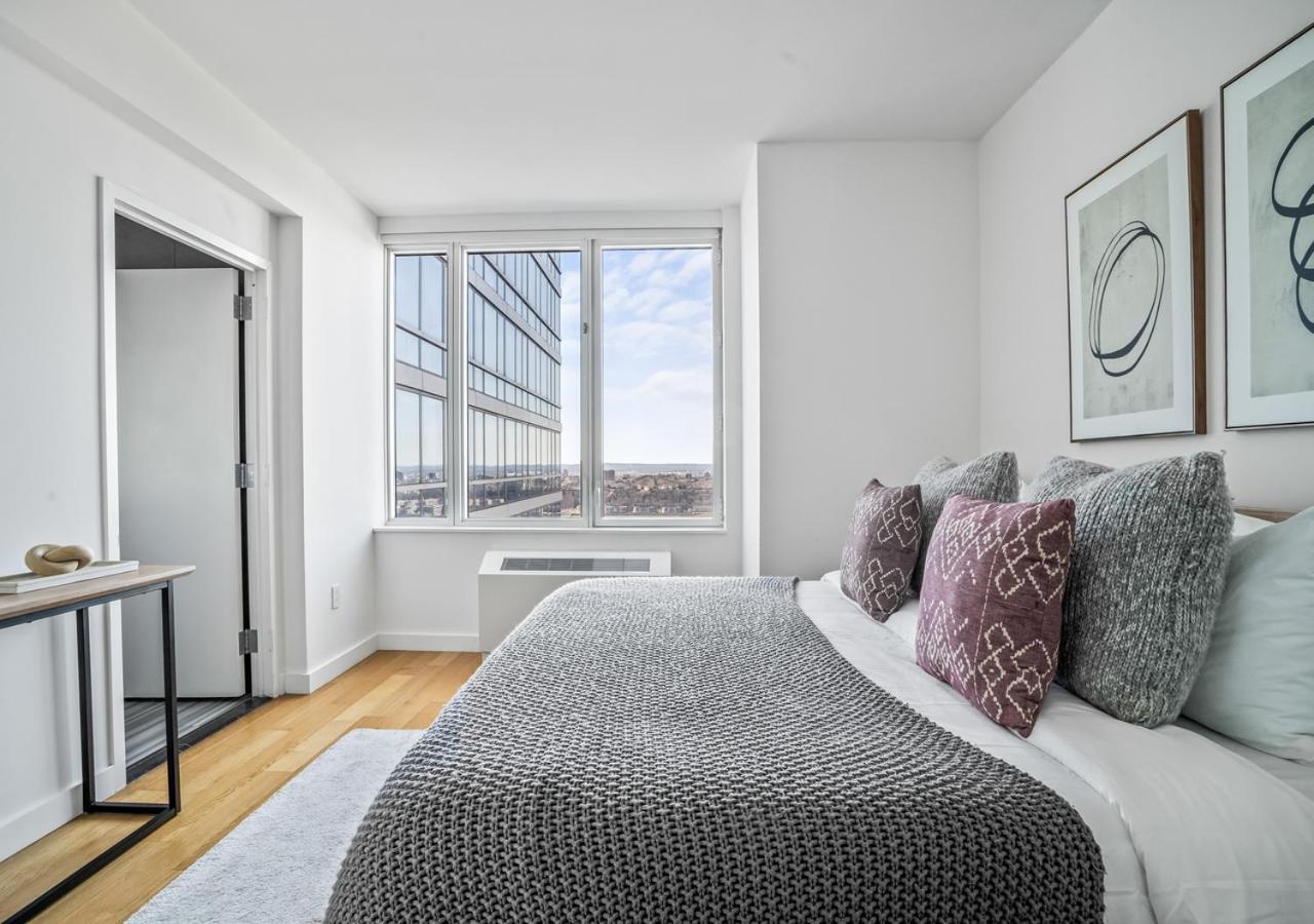 Apartment Stylish 2bd 2ba At Mid West New York