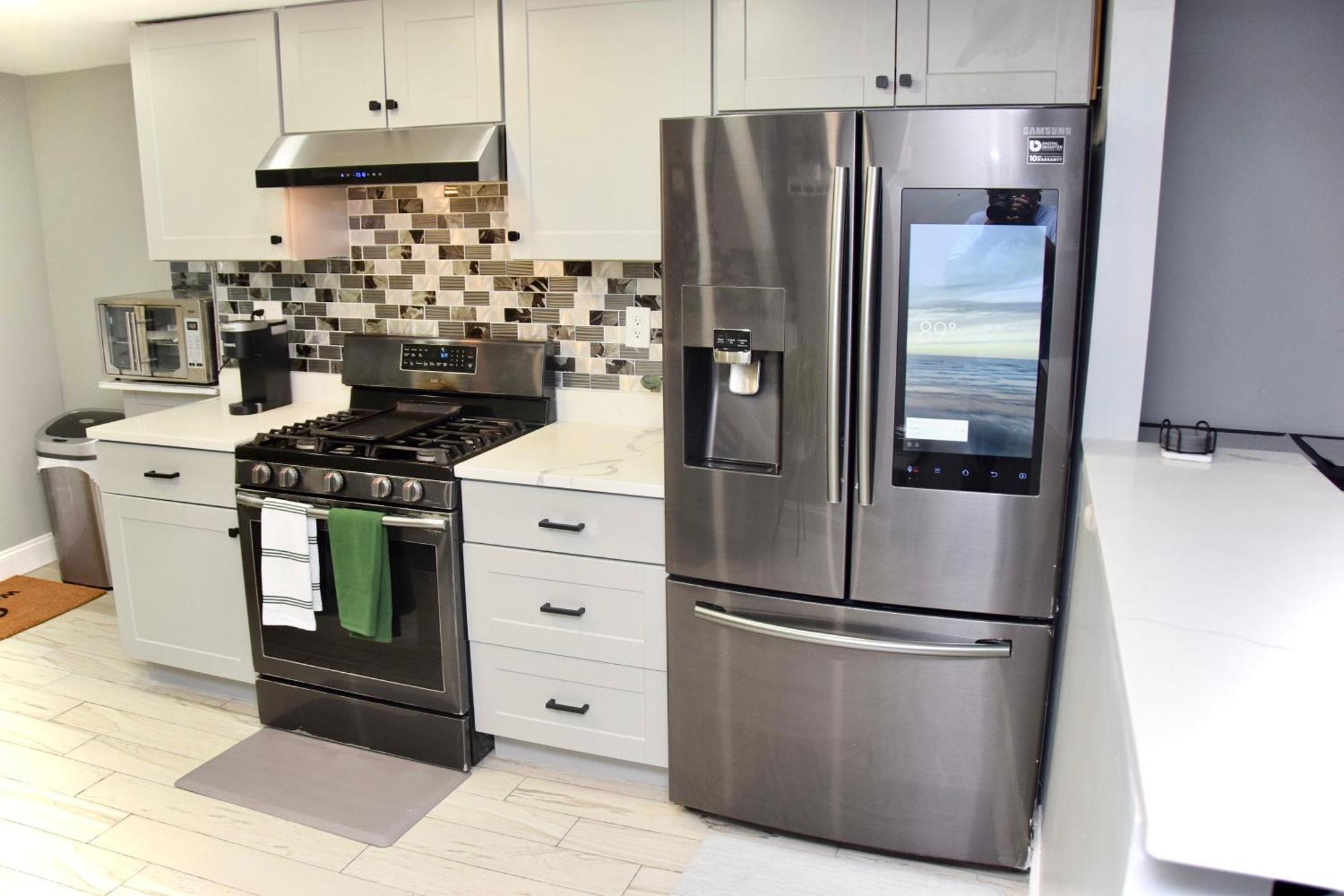 3 Bedroom Large Backyard New York