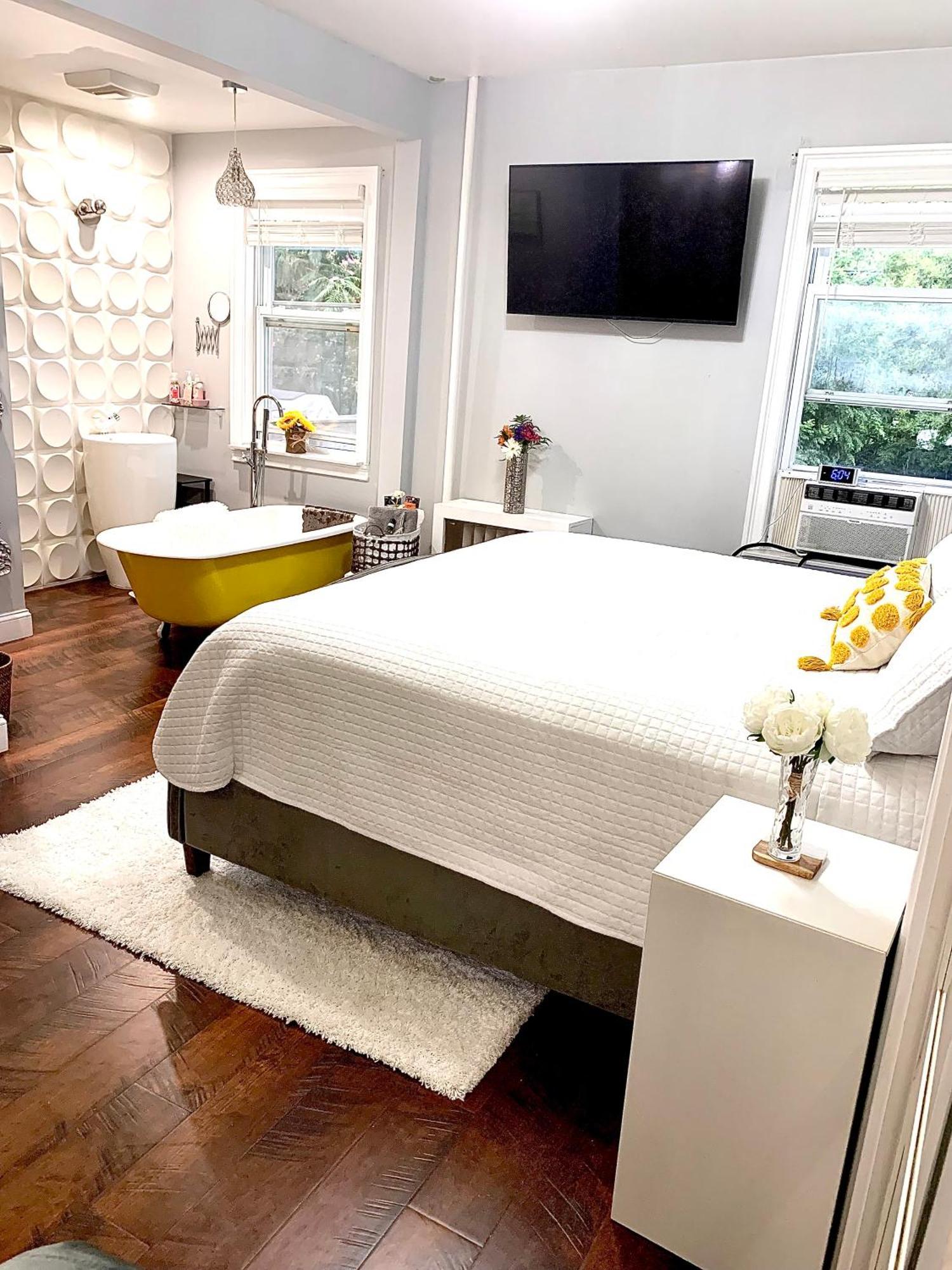 3 Bedroom Large Backyard