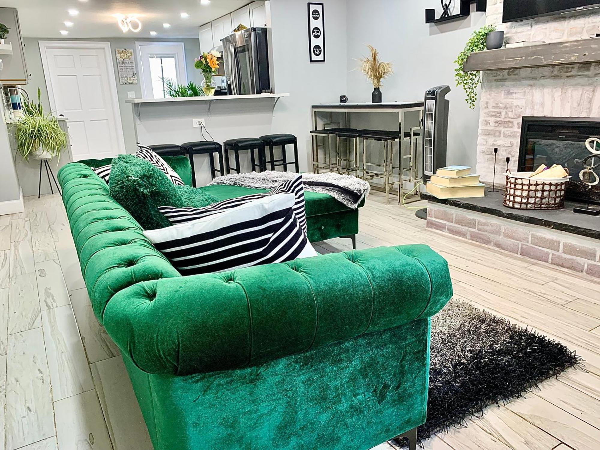 3 Bedroom Large Backyard * New York